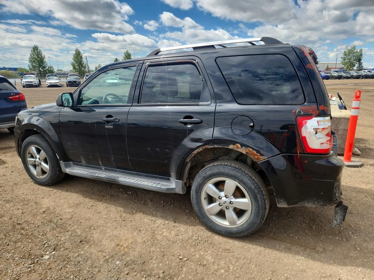 2010 Ford Escape Black vin: 1FMCU9E77AKC98804