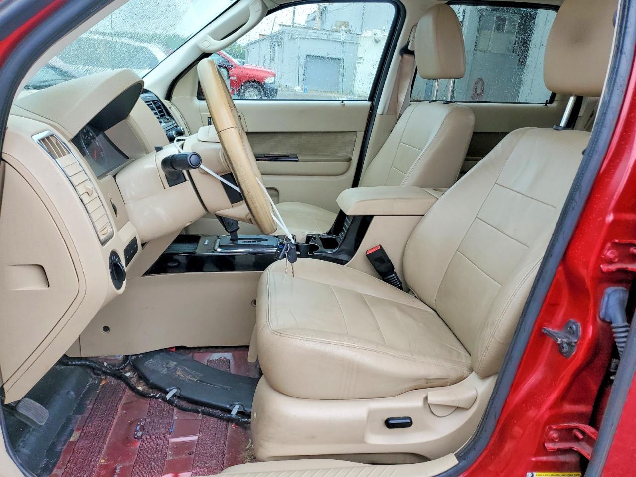 2011 Ford Escape Limited Red vin: 1FMCU9EG0BKA35779