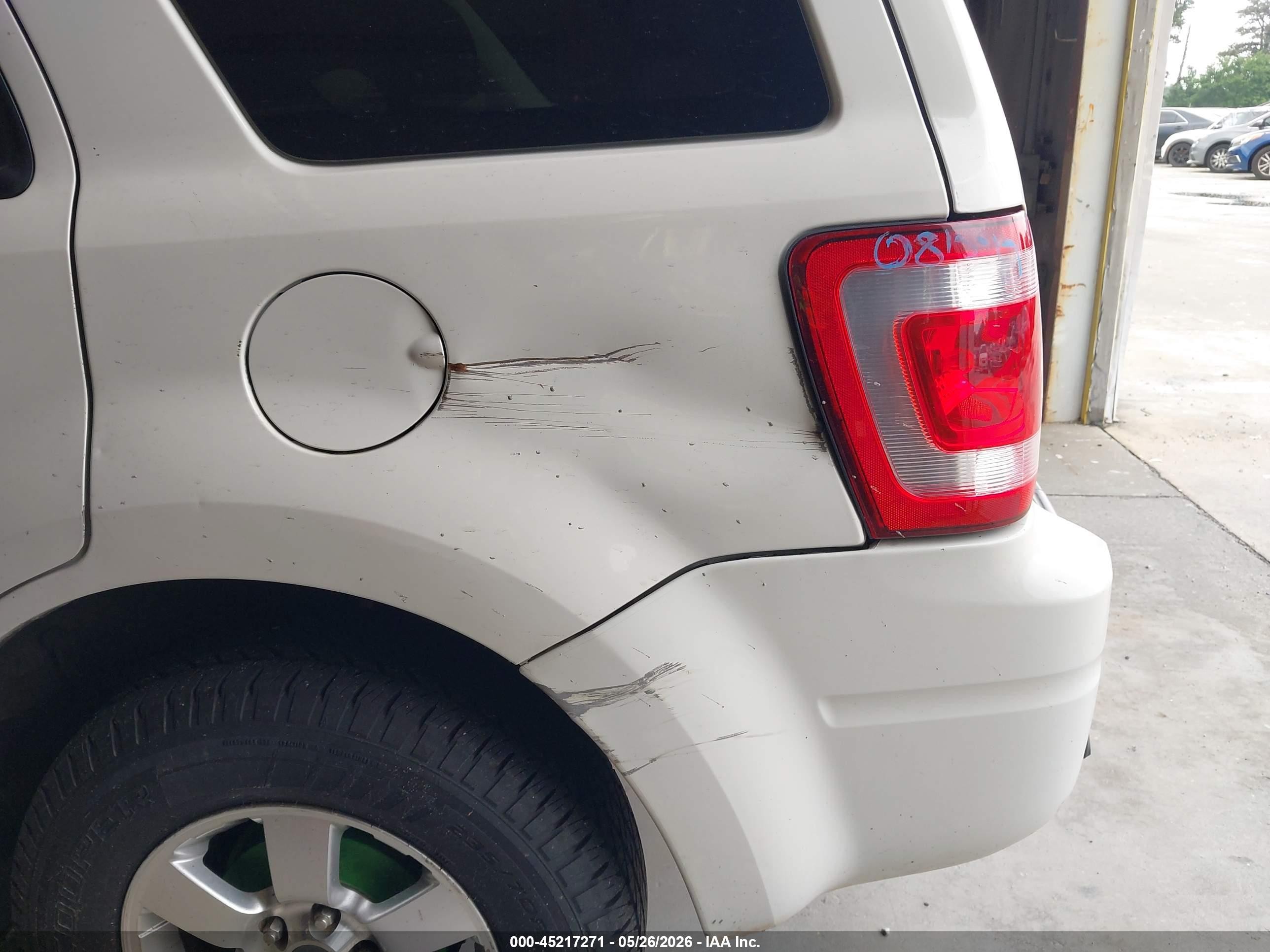 2011 Ford Escape Limited White vin: 1FMCU9EG0BKB95886