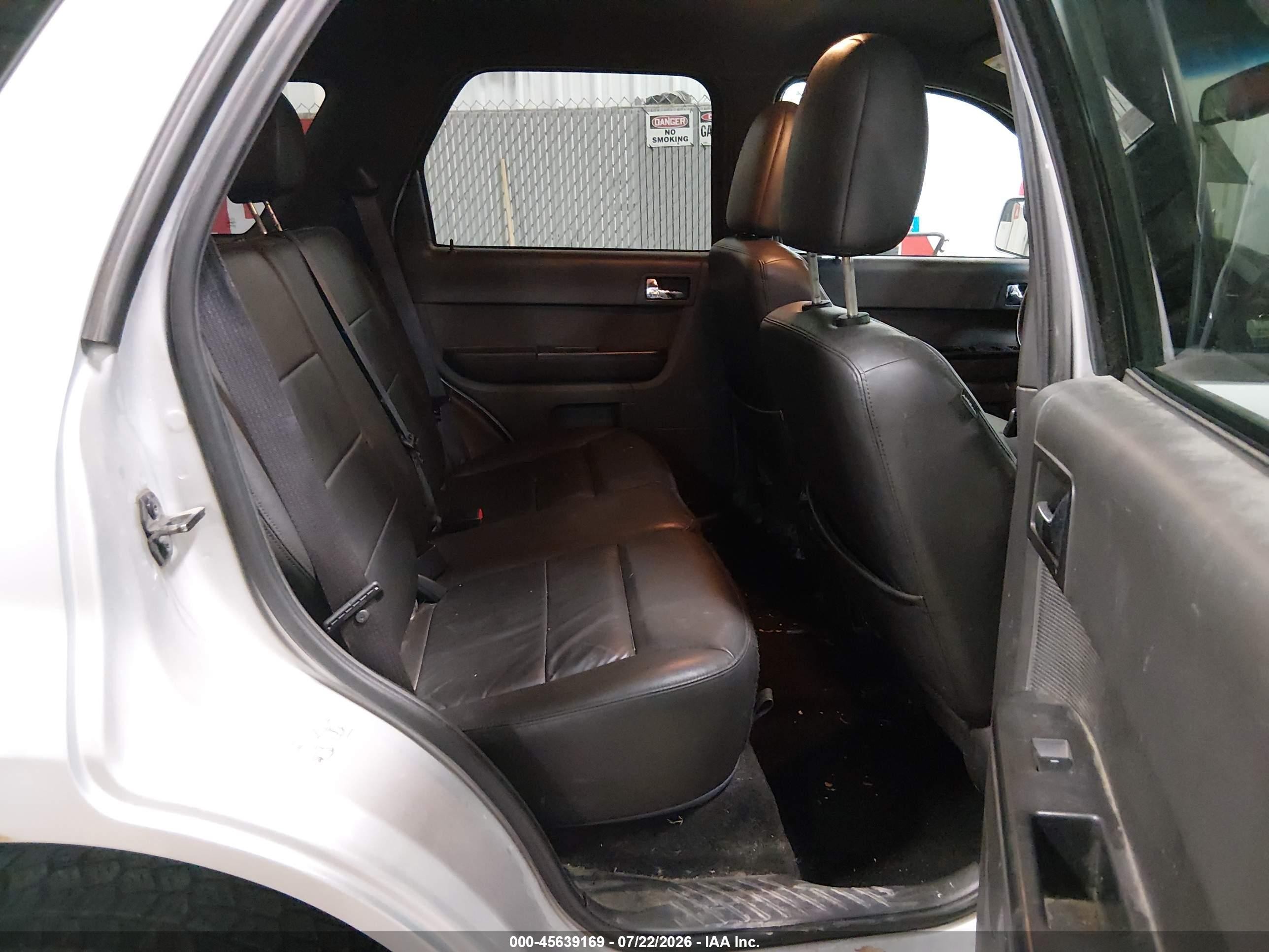 2011 Ford Escape Limited Silver vin: 1FMCU9EG1BKB48530