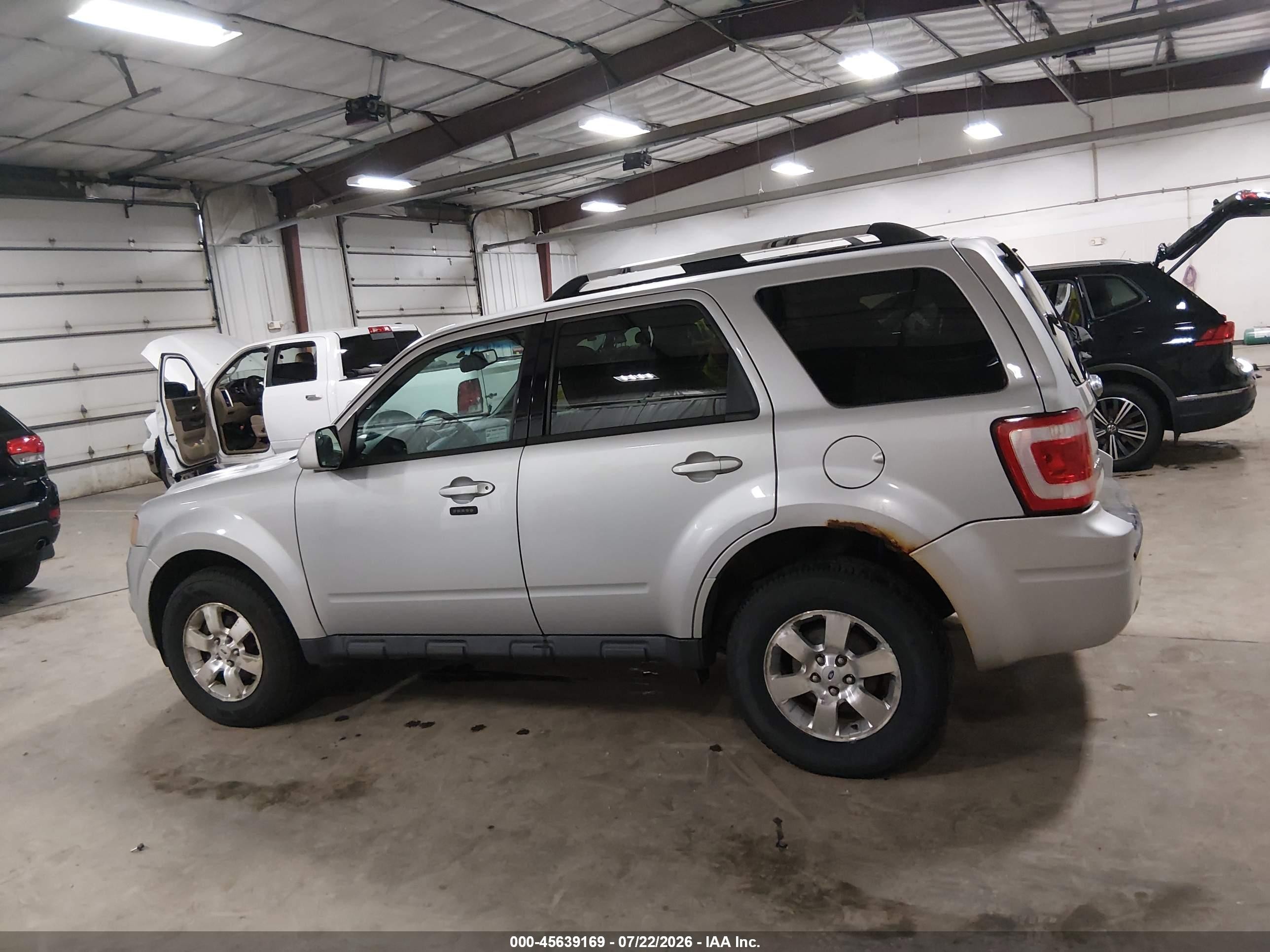 2011 Ford Escape Limited Silver vin: 1FMCU9EG1BKB48530