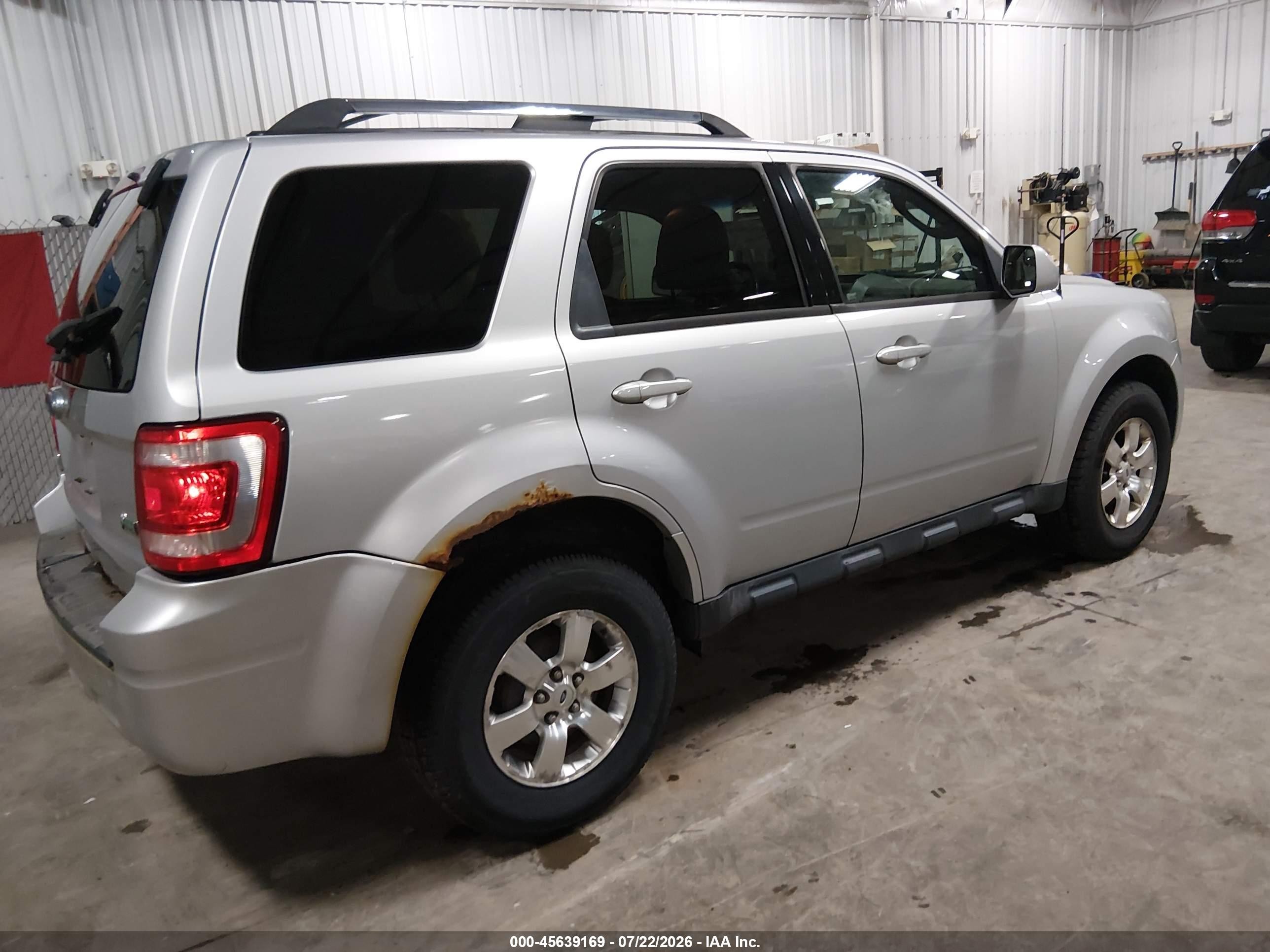 2011 Ford Escape Limited Silver vin: 1FMCU9EG1BKB48530