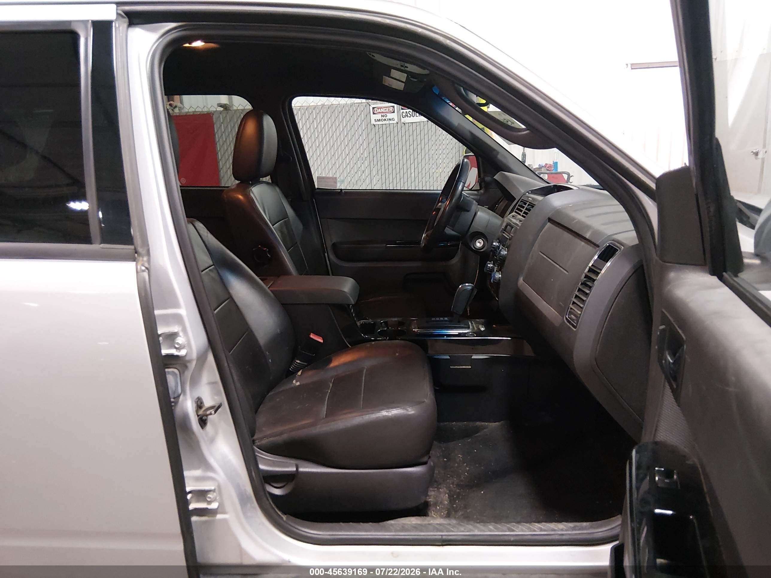 2011 Ford Escape Limited Silver vin: 1FMCU9EG1BKB48530