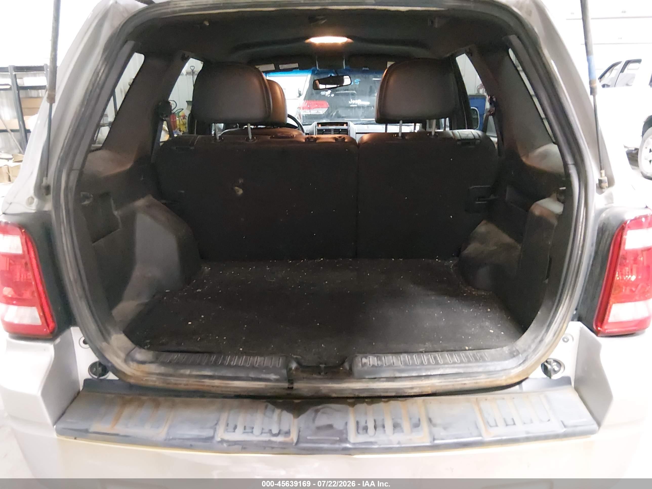 2011 Ford Escape Limited Silver vin: 1FMCU9EG1BKB48530