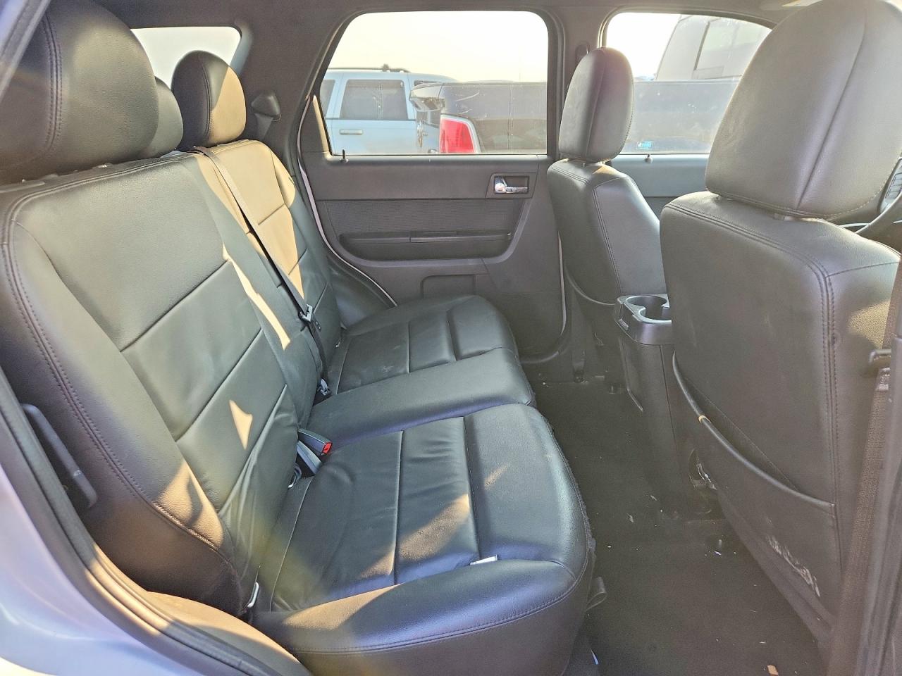 2011 Ford Escape Limited Серебряный vin: 1FMCU9EG3BKB64843