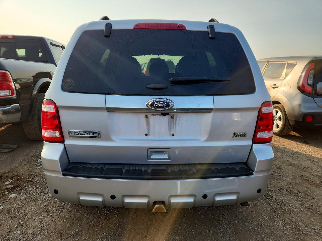 2011 Ford Escape Limited Серебряный vin: 1FMCU9EG3BKB64843