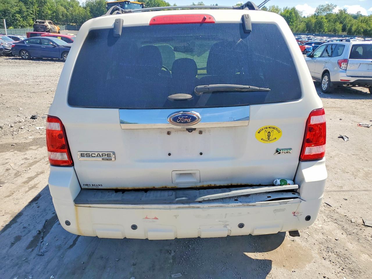 2011 Ford Escape Limited White vin: 1FMCU9EG3BKB88334