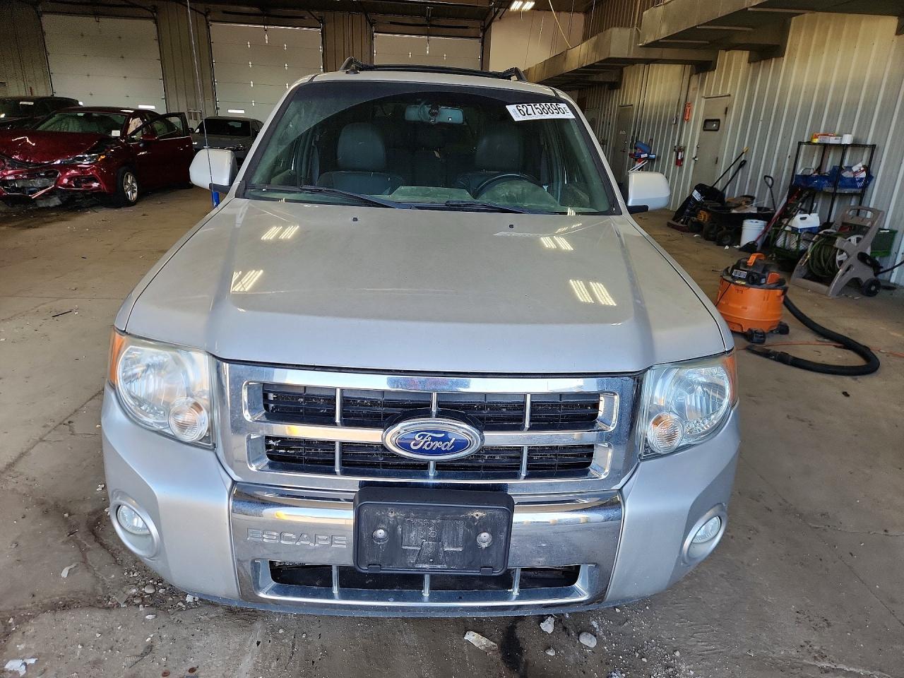 2011 Ford Escape Limited Silver vin: 1FMCU9EG4BKB44505