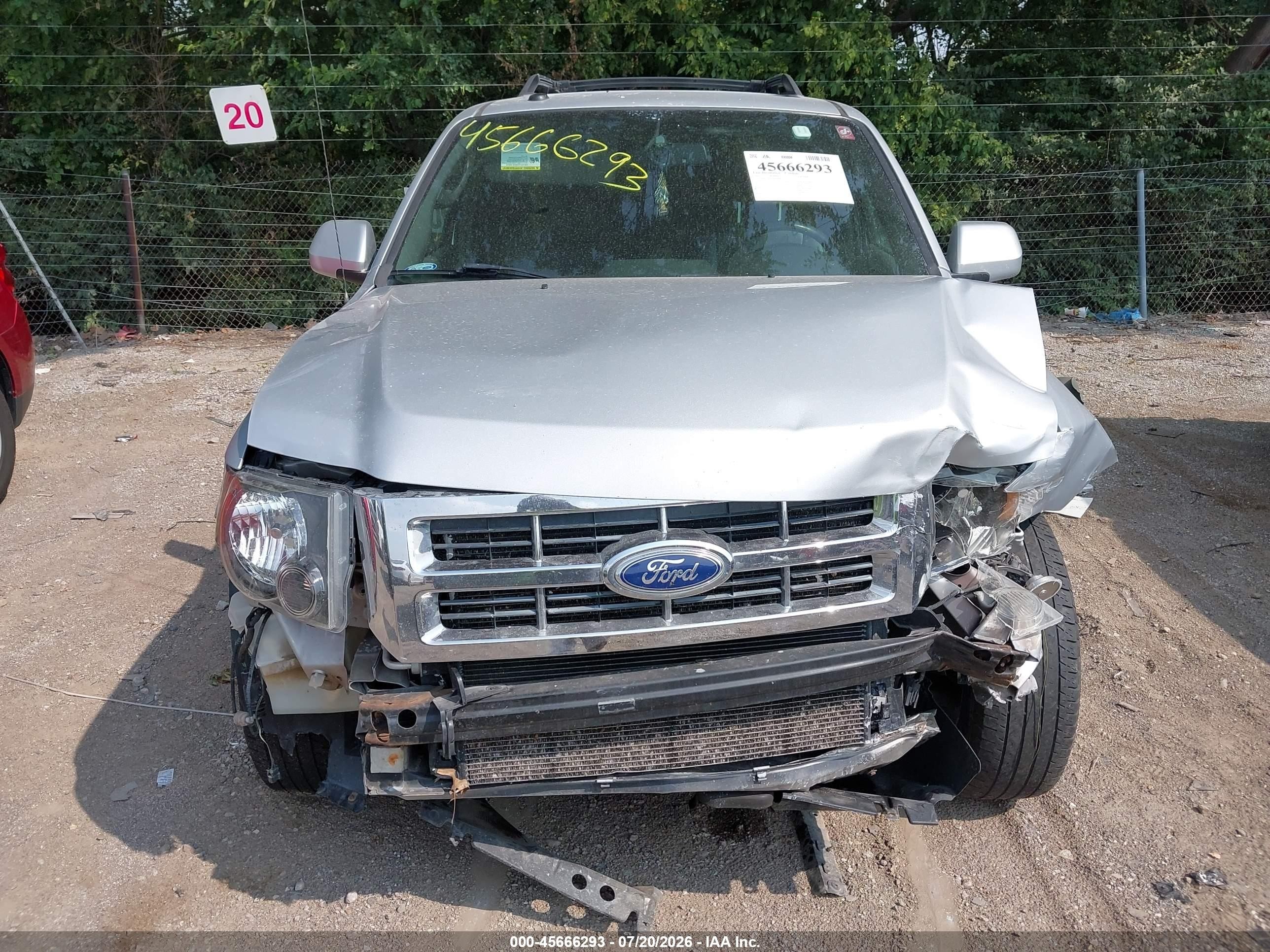 2011 Ford Escape Limited Silver vin: 1FMCU9EG4BKB64852