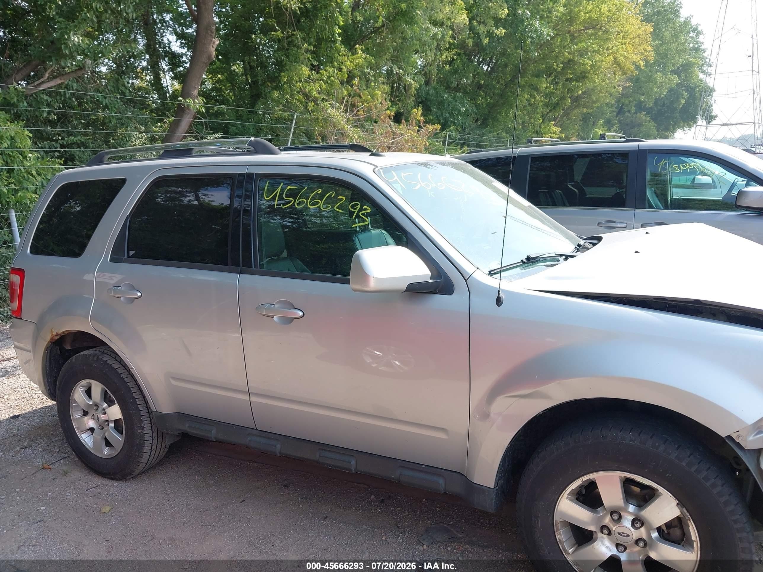2011 Ford Escape Limited Silver vin: 1FMCU9EG4BKB64852