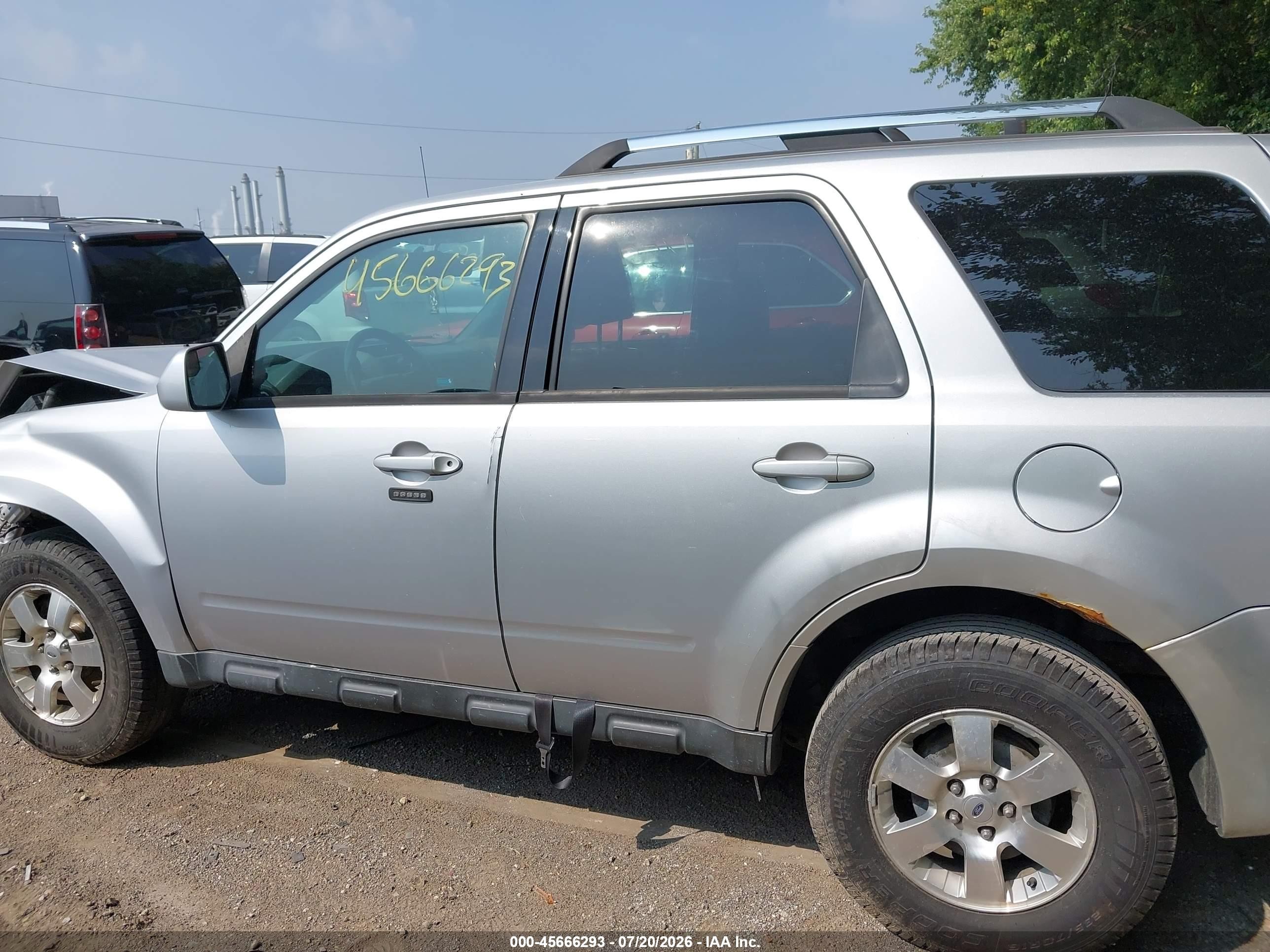 2011 Ford Escape Limited Silver vin: 1FMCU9EG4BKB64852