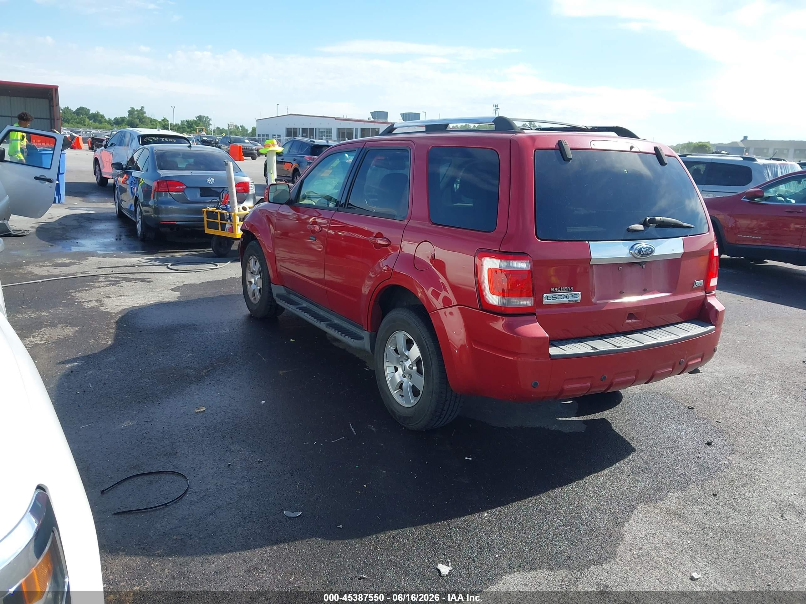 2011 Ford Escape Limited Red vin: 1FMCU9EG4BKC51554