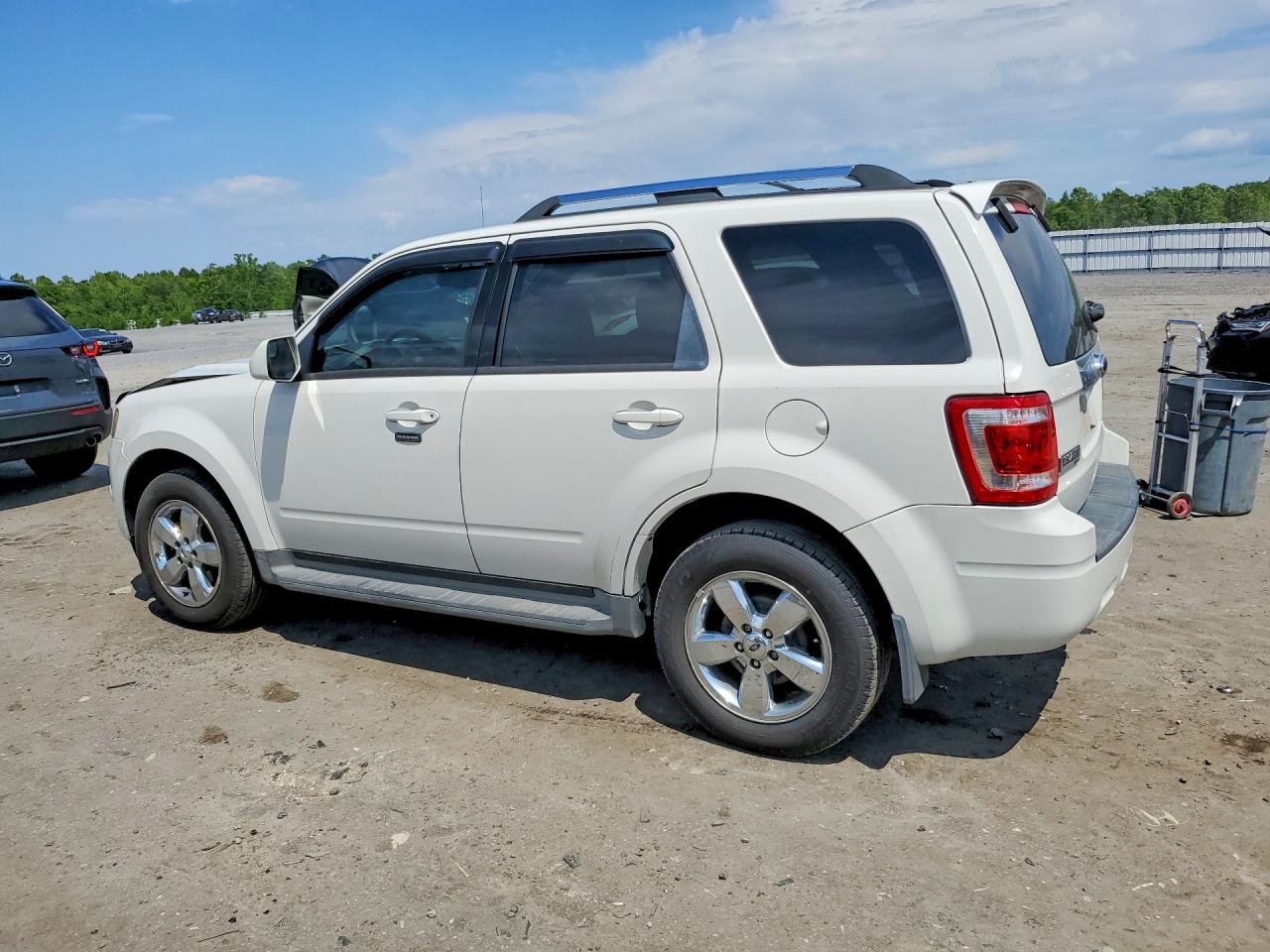 2010 Ford Escape Limited Белый vin: 1FMCU9EG5AKC26385