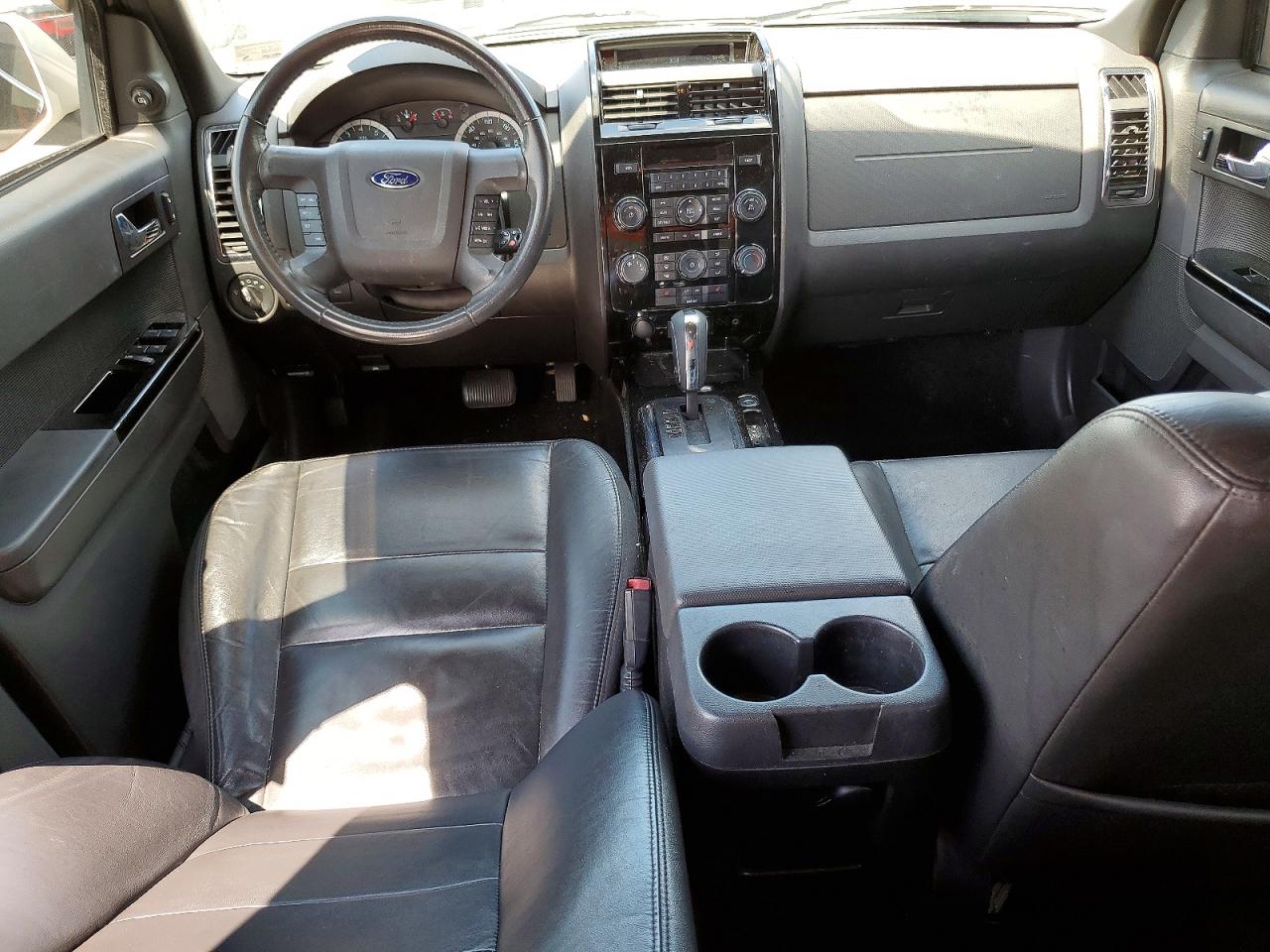 2010 Ford Escape Limited Белый vin: 1FMCU9EG5AKC26385