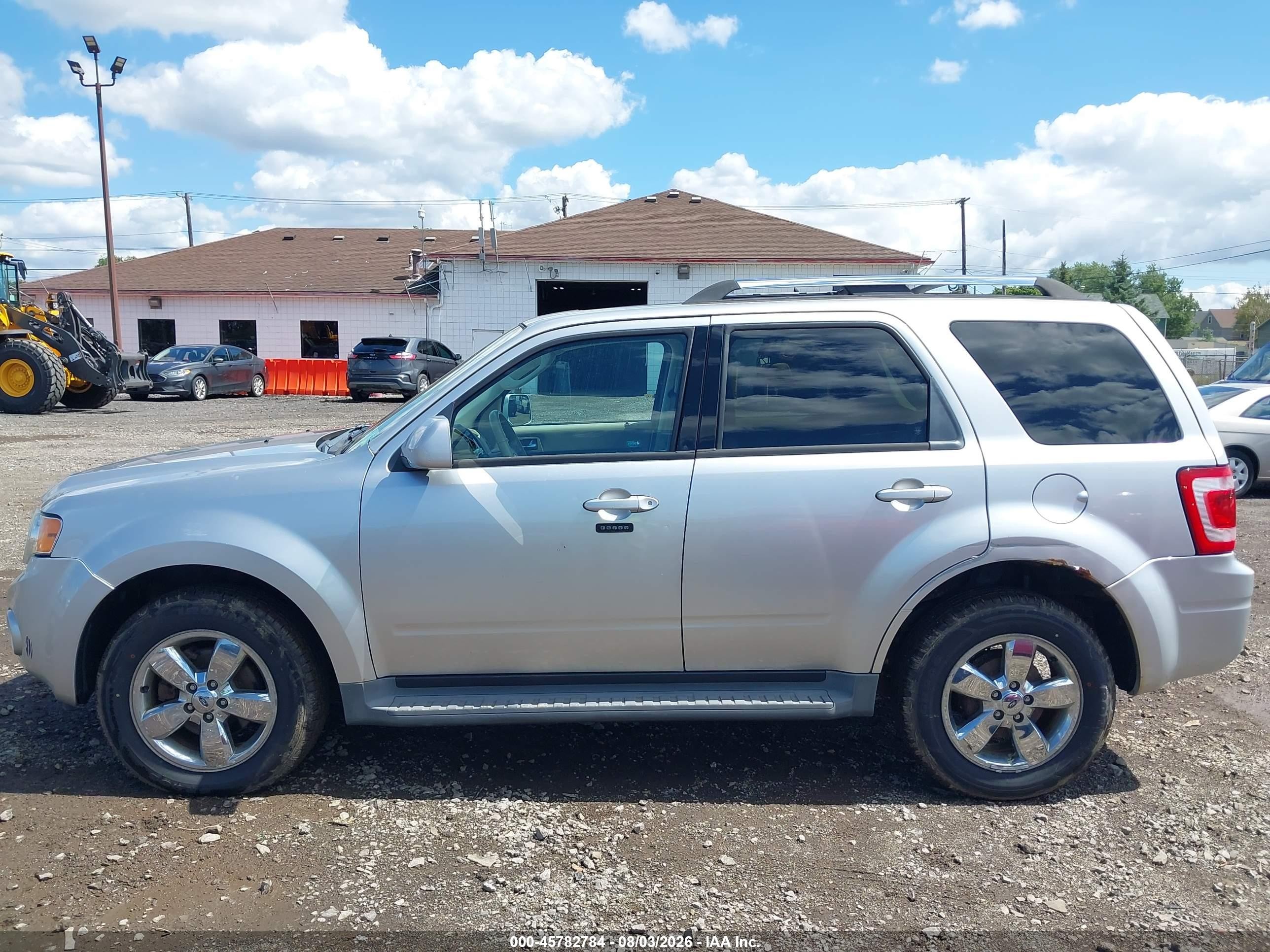 2010 Ford Escape Limited Silver vin: 1FMCU9EG5AKD43934