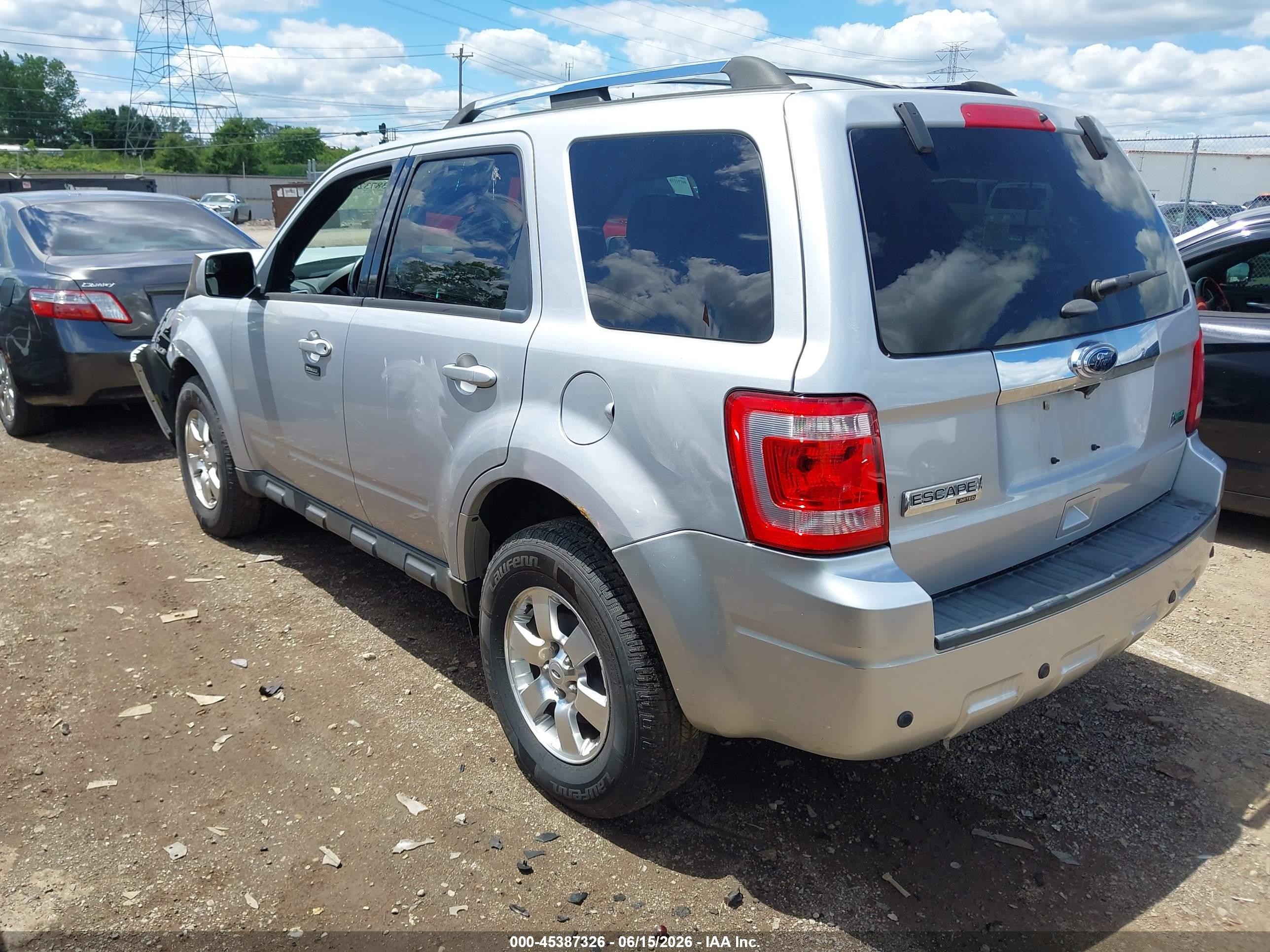 2011 Ford Escape Limited Silver vin: 1FMCU9EG5BKB33433