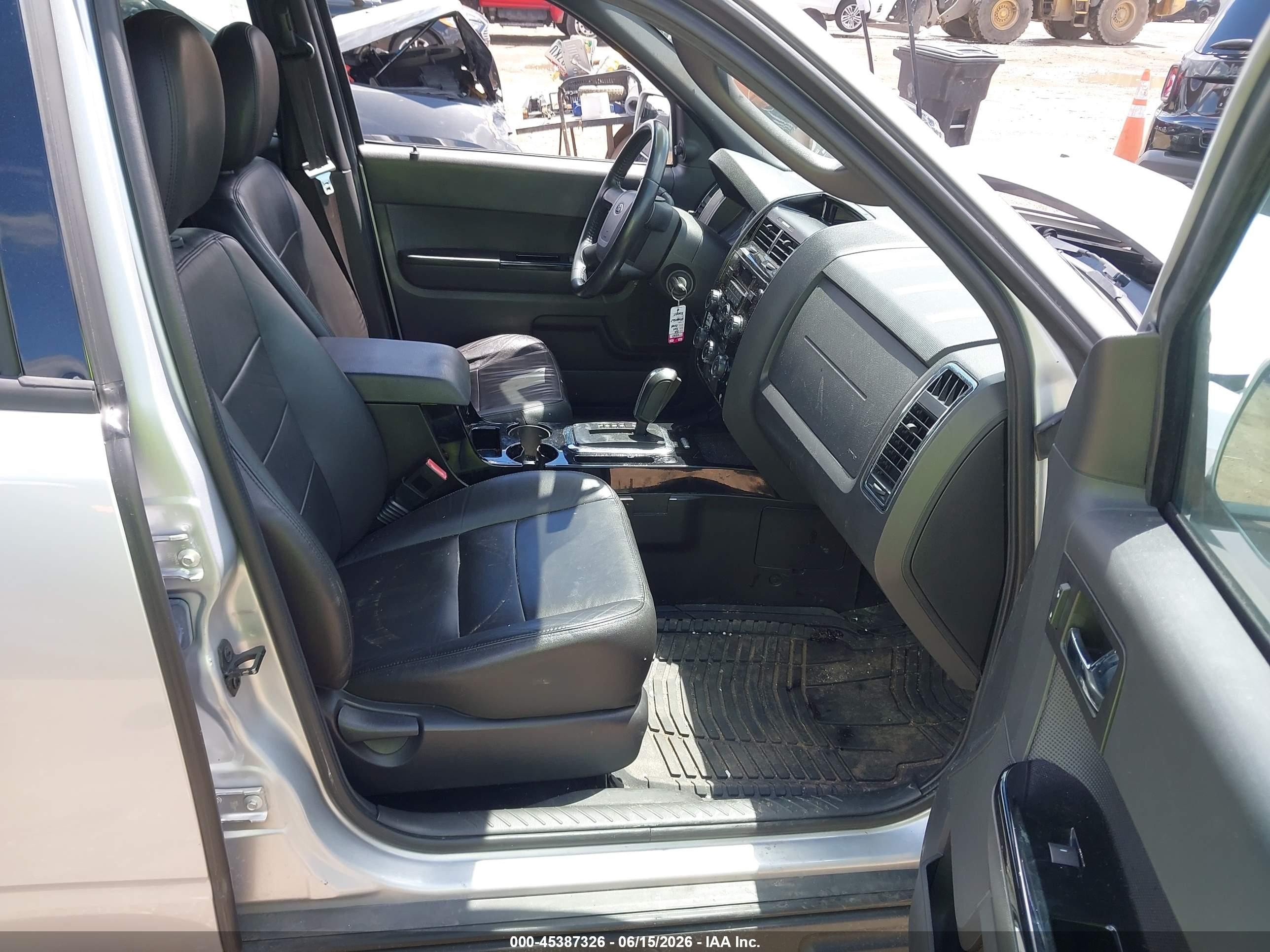 2011 Ford Escape Limited Silver vin: 1FMCU9EG5BKB33433