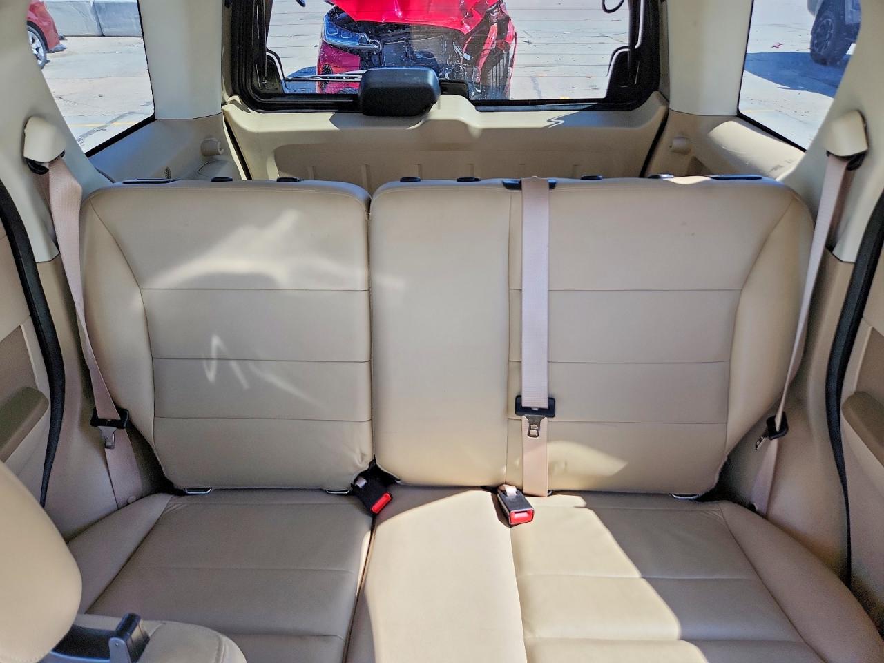 2010 Ford Escape Limited Beige vin: 1FMCU9EG6AKA71183