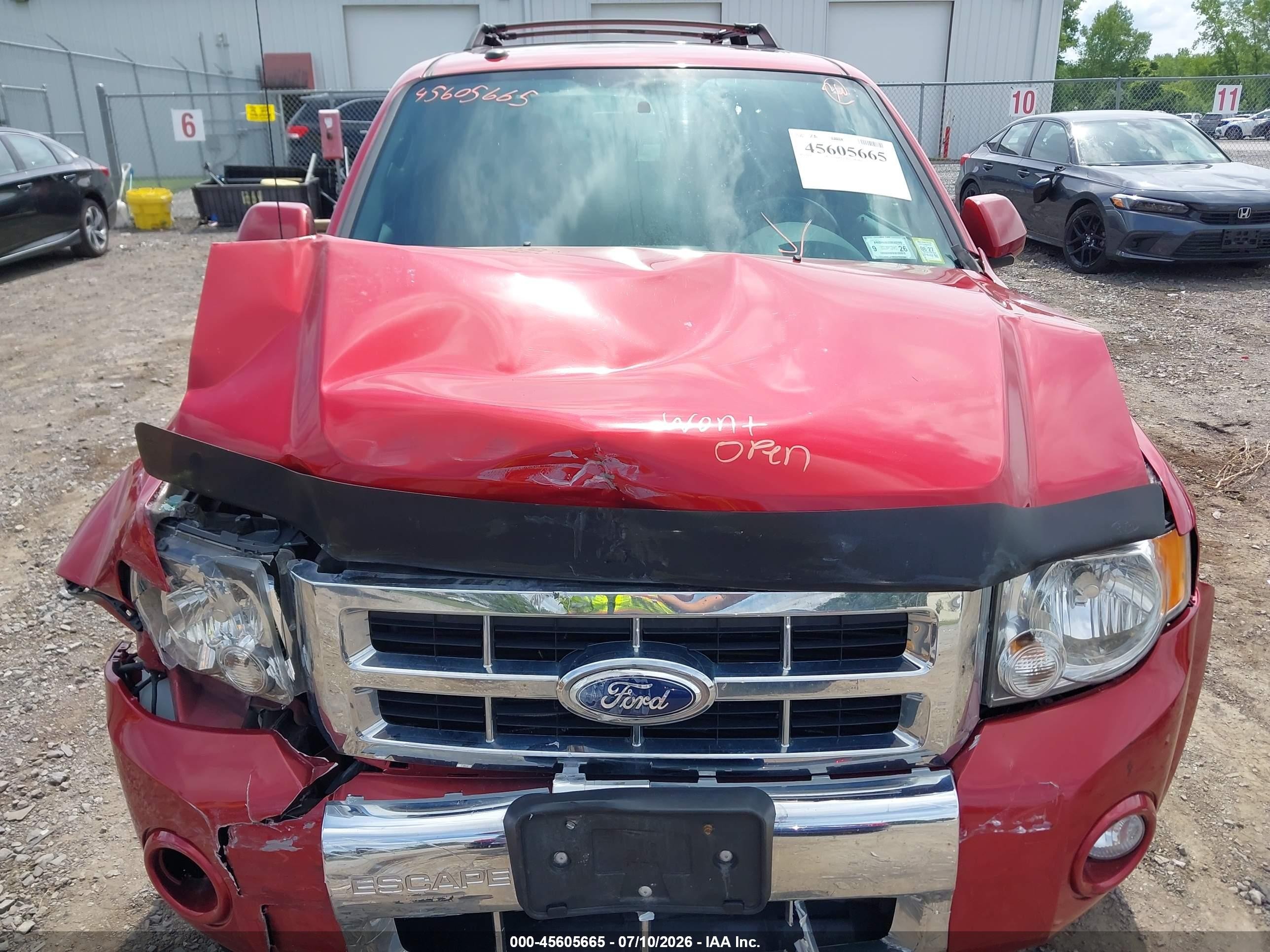 2012 Ford Escape Limited Red vin: 1FMCU9EG6CKB10549