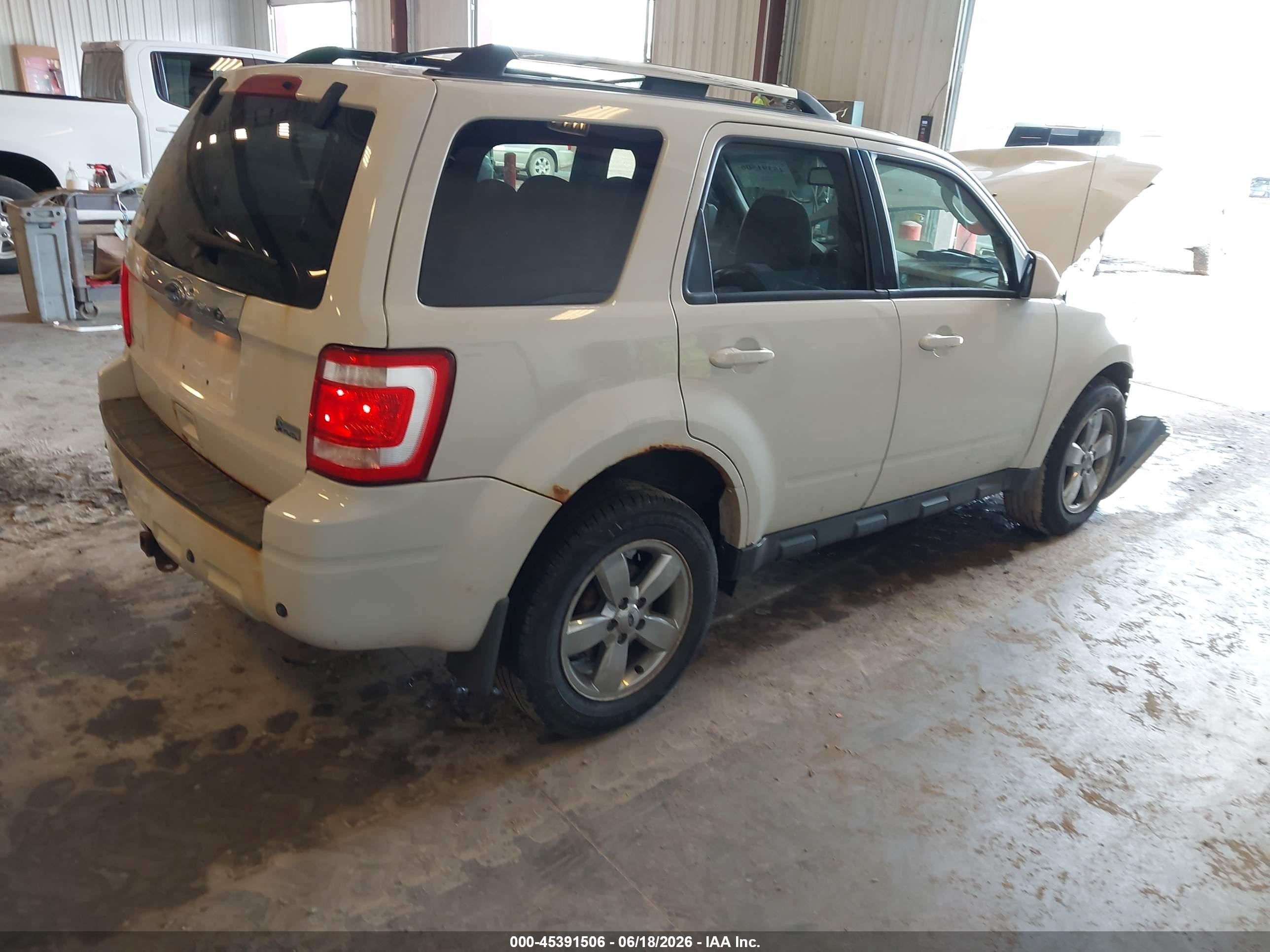 2010 Ford Escape Limited White vin: 1FMCU9EG7AKC39526