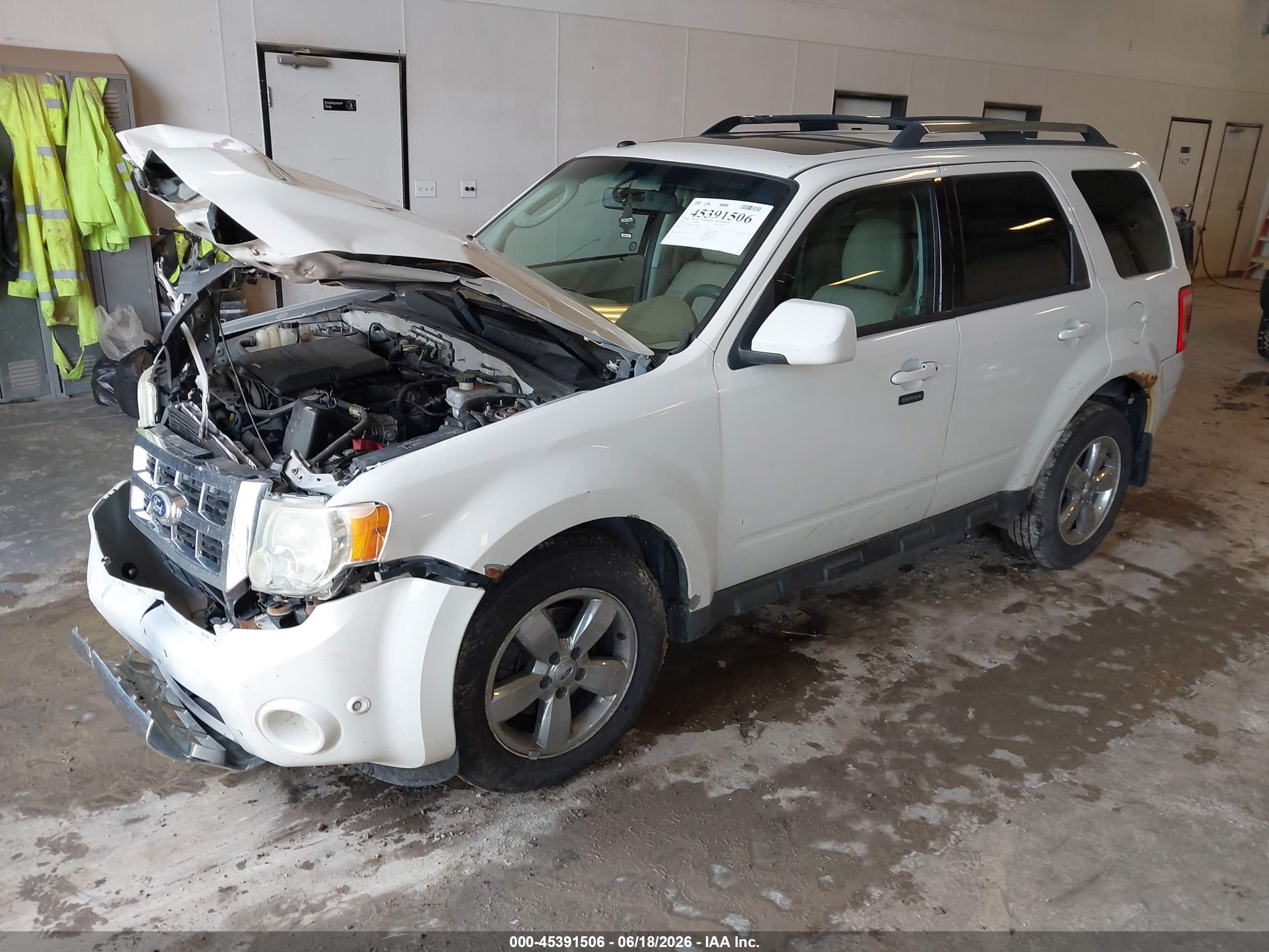 2010 Ford Escape Limited White vin: 1FMCU9EG7AKC39526