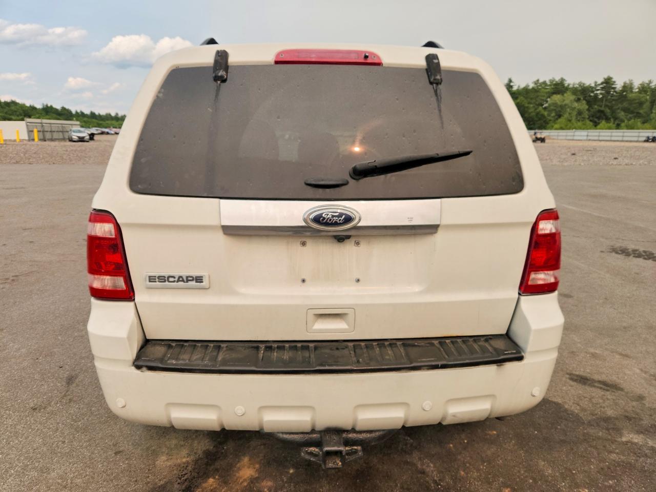 2011 Ford Escape Limited White vin: 1FMCU9EG7BKB63033