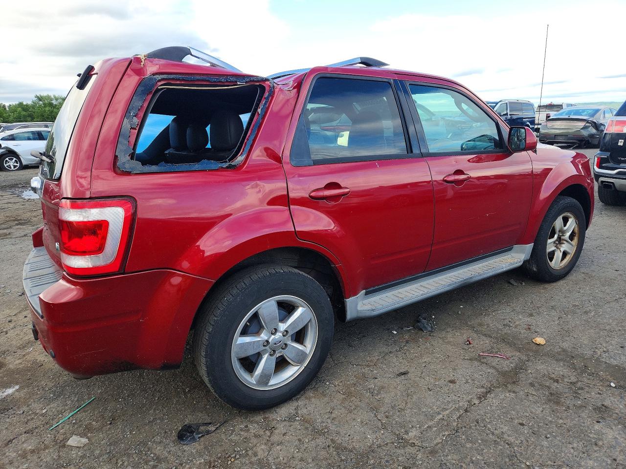 2011 Ford Escape Limited Red vin: 1FMCU9EG7BKB63291