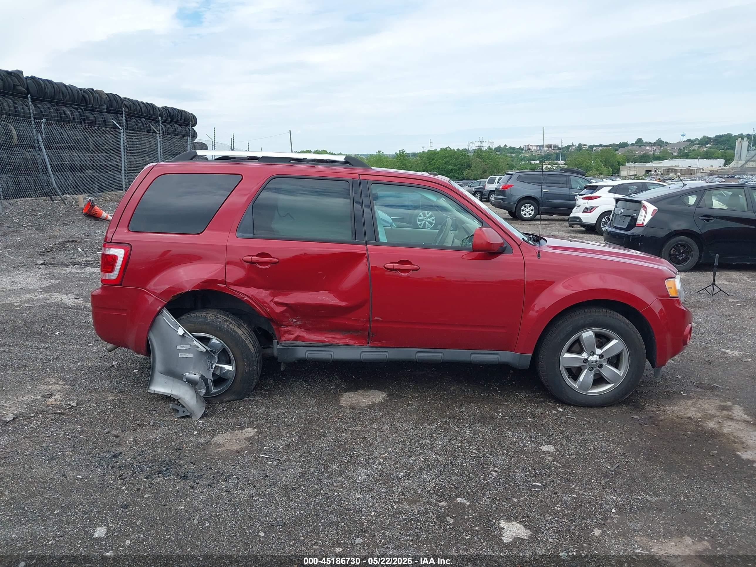 2011 Ford Escape Limited Red vin: 1FMCU9EG7BKC27801