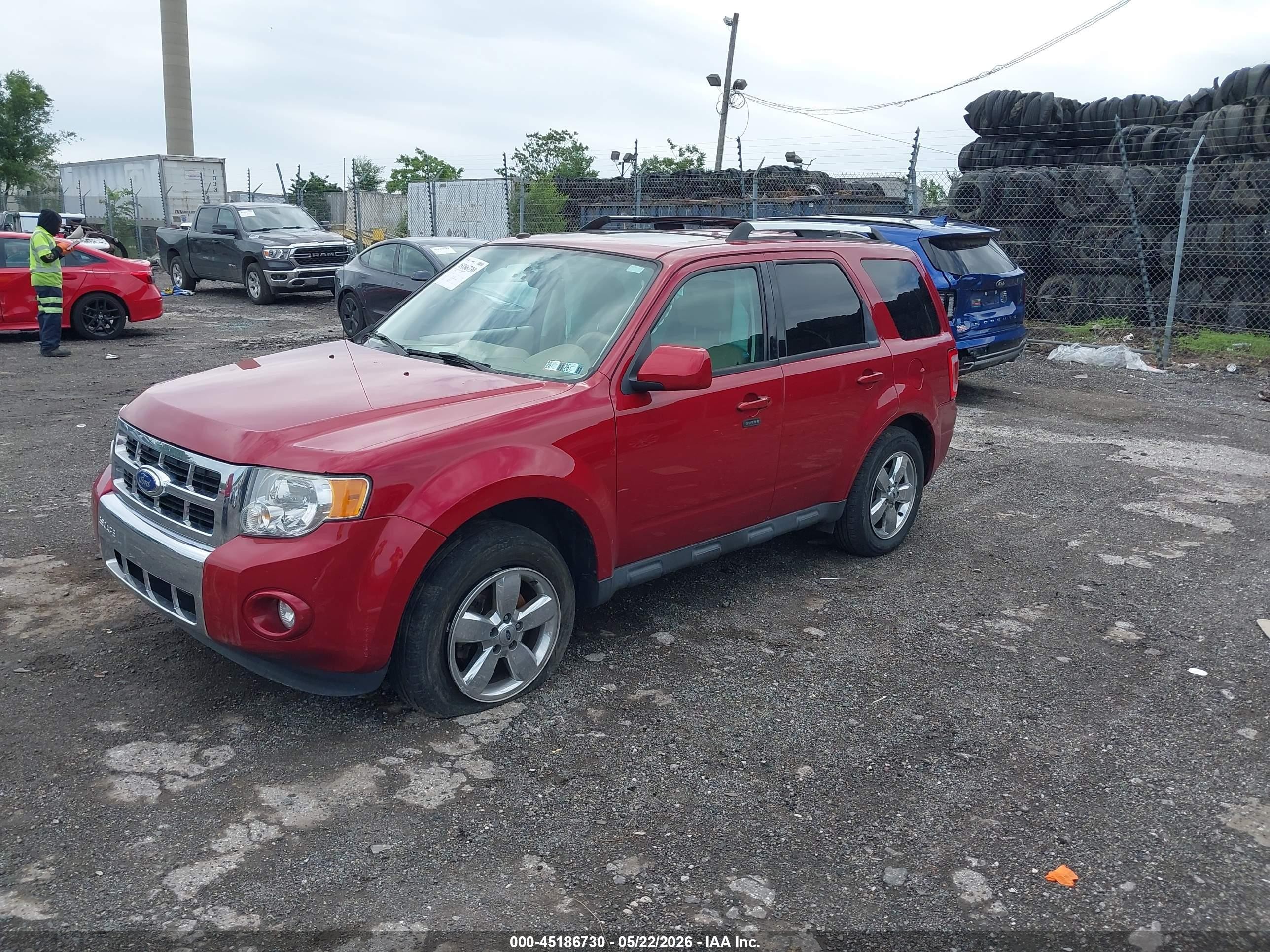 2011 Ford Escape Limited Red vin: 1FMCU9EG7BKC27801