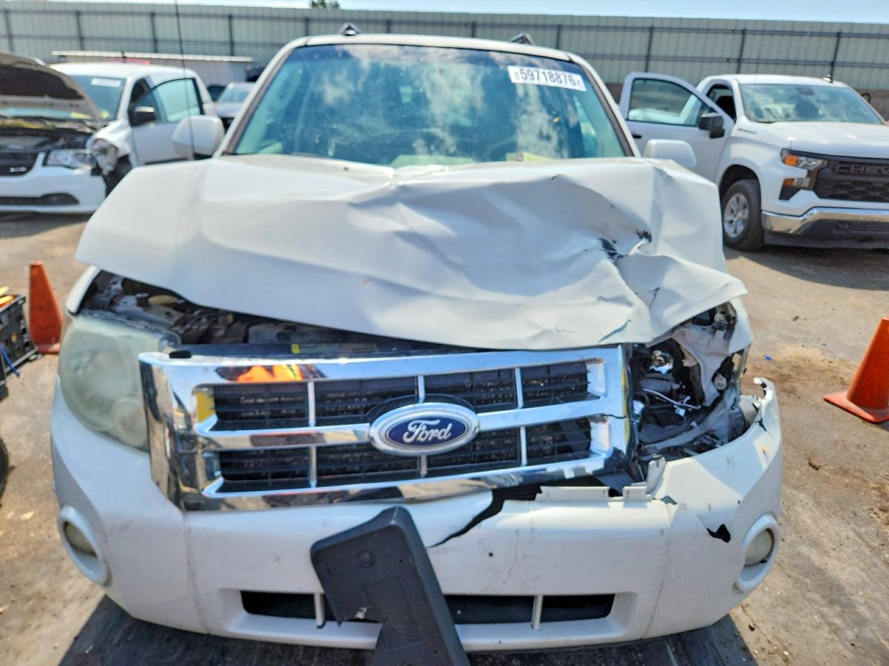 2010 Ford Escape Limited Белый vin: 1FMCU9EG8AKD27131