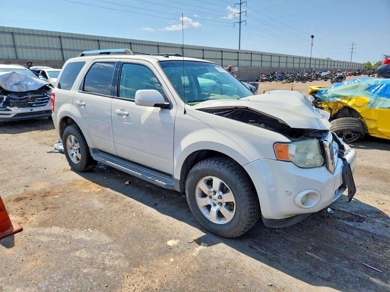 2010 Ford Escape Limited Белый vin: 1FMCU9EG8AKD27131