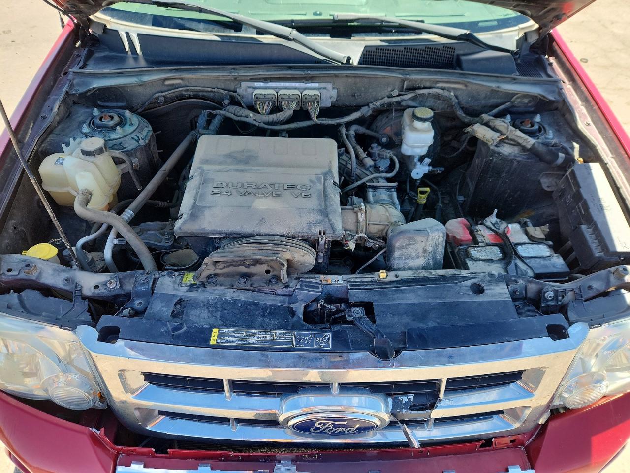 2012 Ford Escape Limited Red vin: 1FMCU9EG8CKC77561