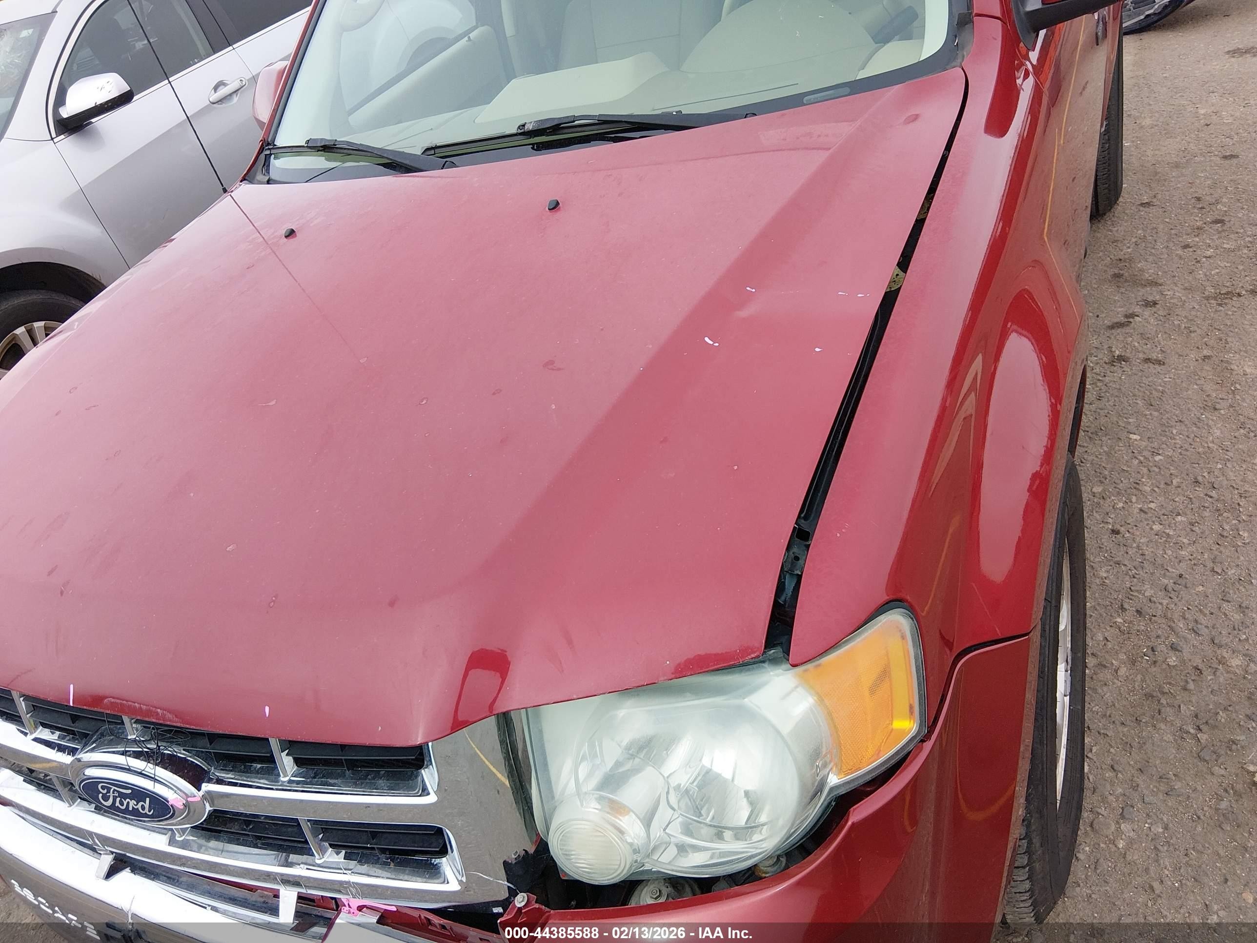 2010 Ford Escape Limited Red vin: 1FMCU9EG9AKC26048