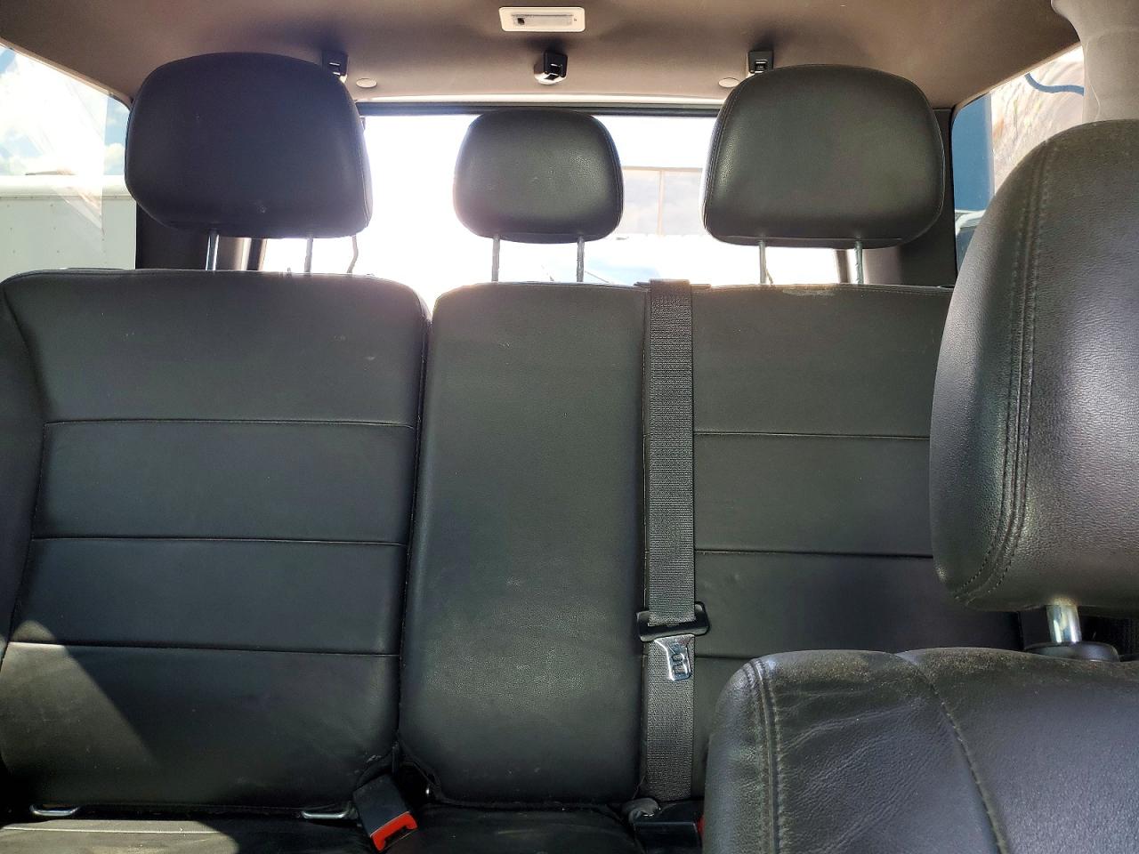 2010 Ford Escape Limited Silver vin: 1FMCU9EG9AKC71801
