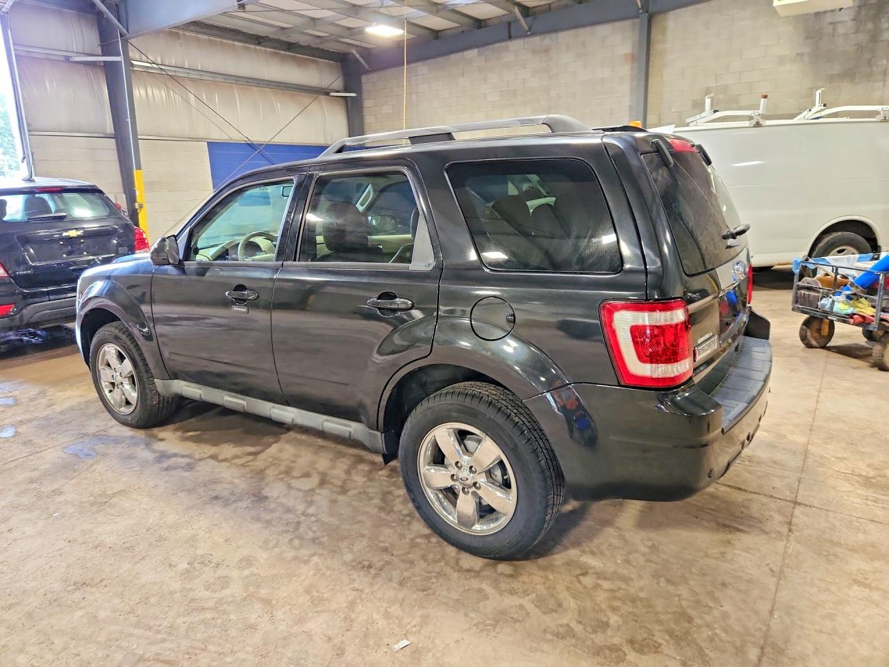2011 Ford Escape Limited Черный vin: 1FMCU9EG9BKA72152