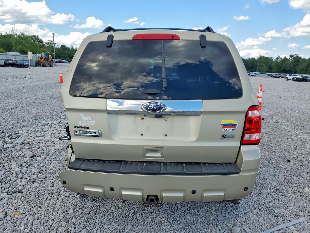 2011 Ford Escape Limited Золотой vin: 1FMCU9EG9BKB96390