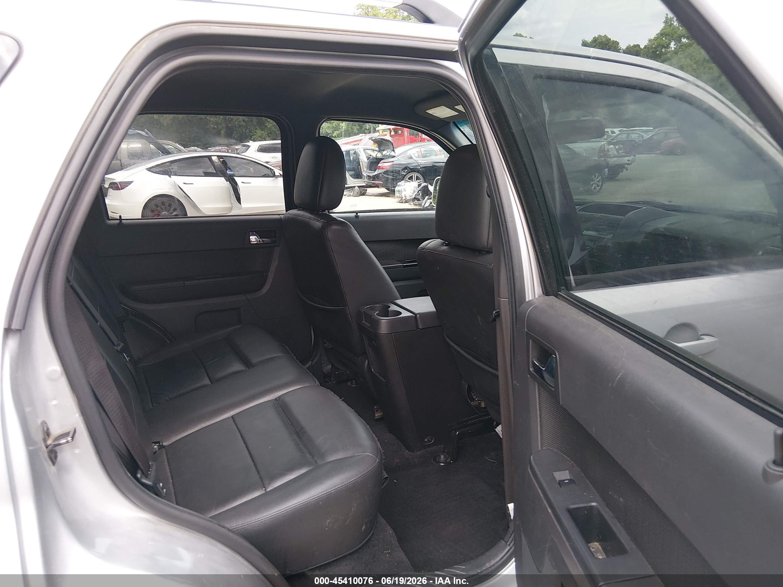2010 Ford Escape Limited Silver vin: 1FMCU9EGXAKA68951