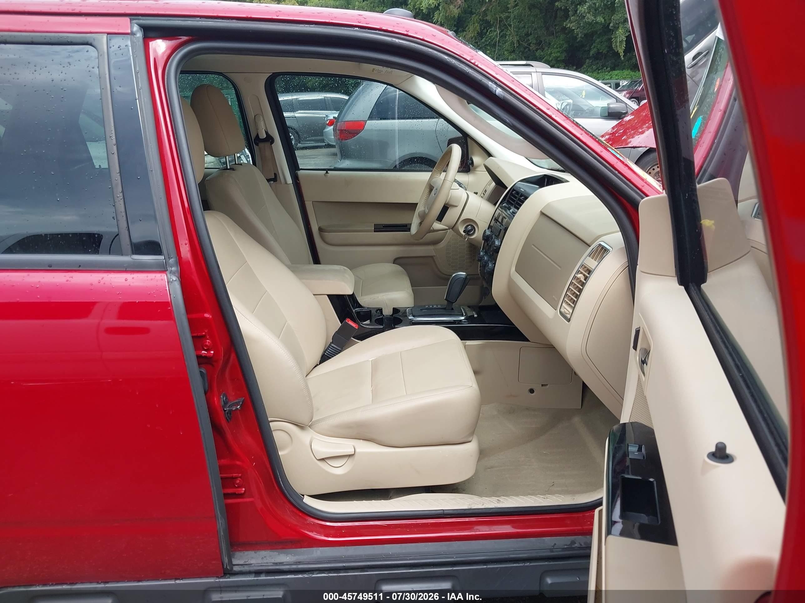 2011 Ford Escape Limited Red vin: 1FMCU9EGXBKB13422