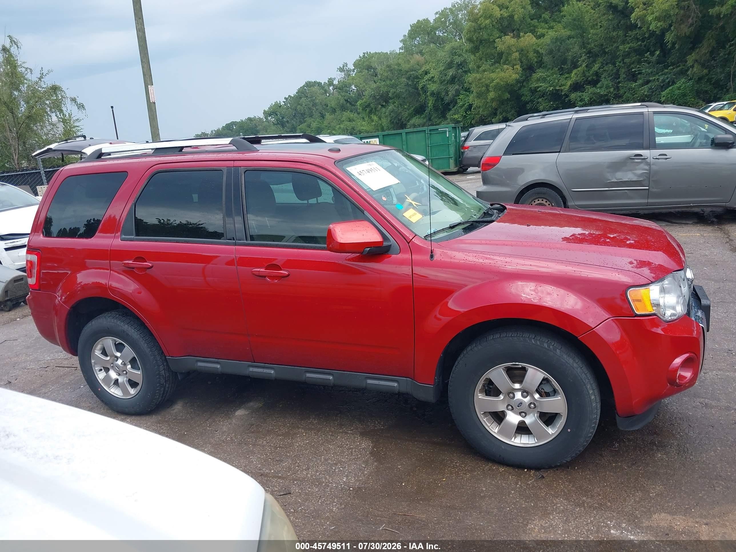 2011 Ford Escape Limited Red vin: 1FMCU9EGXBKB13422