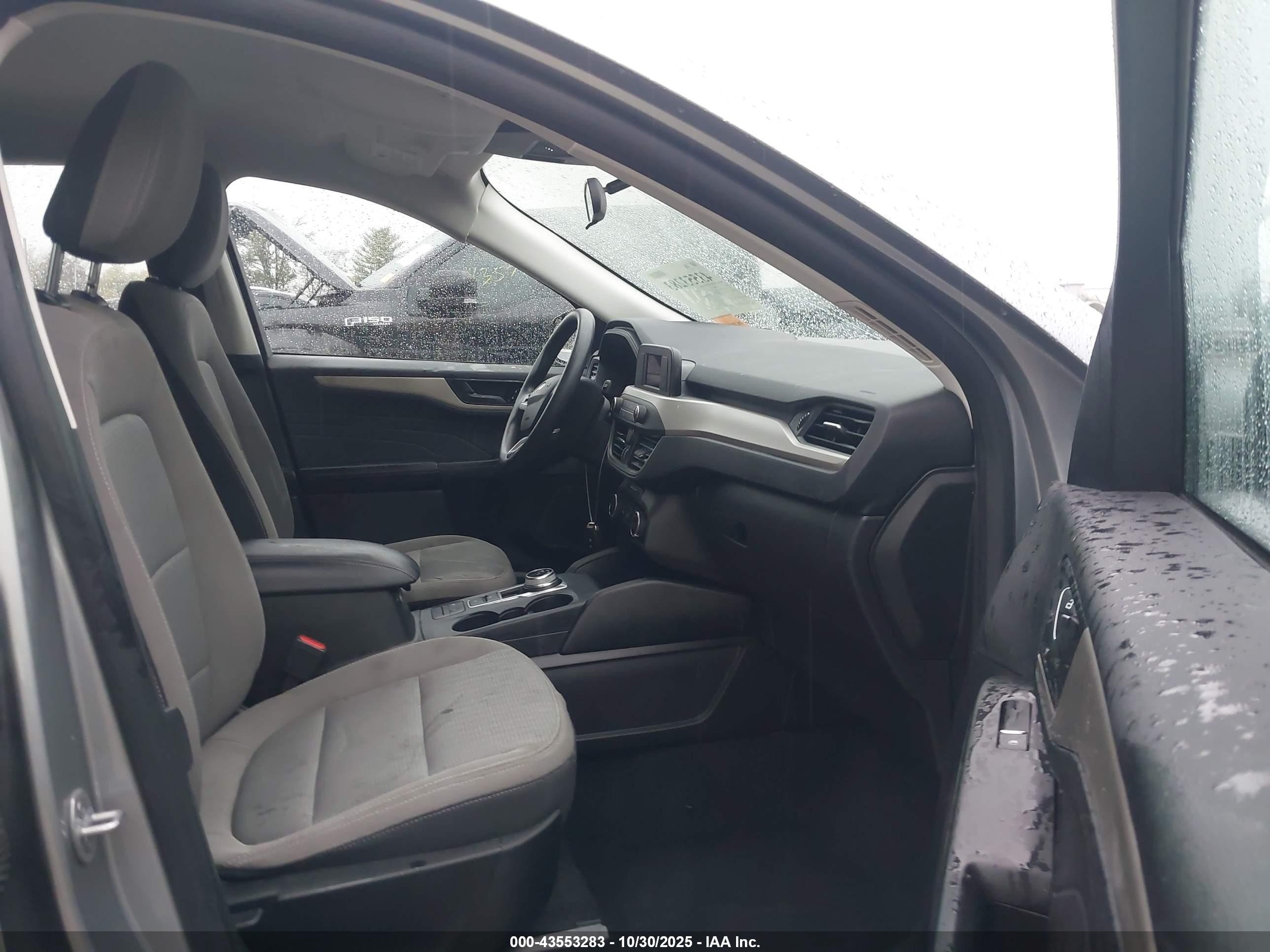 2022 Ford Escape S Silver vin: 1FMCU9F67NUB22206