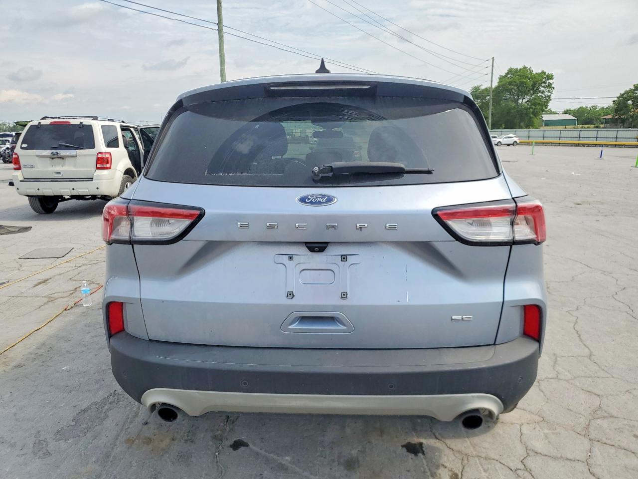 2022 Ford Escape Se Серебряный vin: 1FMCU9G62NUA66982