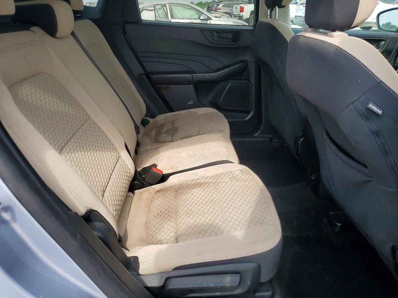 2022 Ford Escape Se Серебряный vin: 1FMCU9G62NUA66982