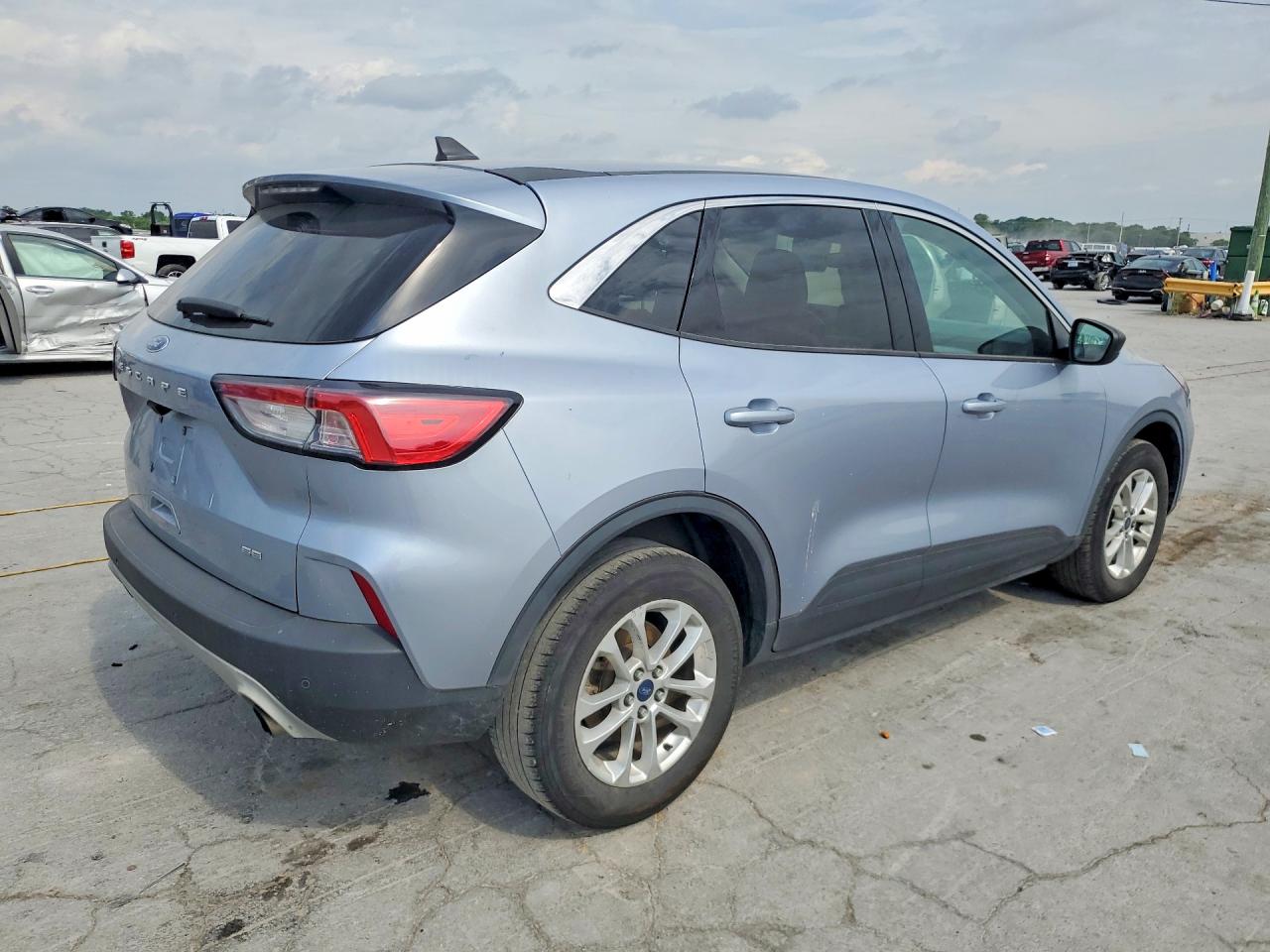 2022 Ford Escape Se Серебряный vin: 1FMCU9G62NUA66982