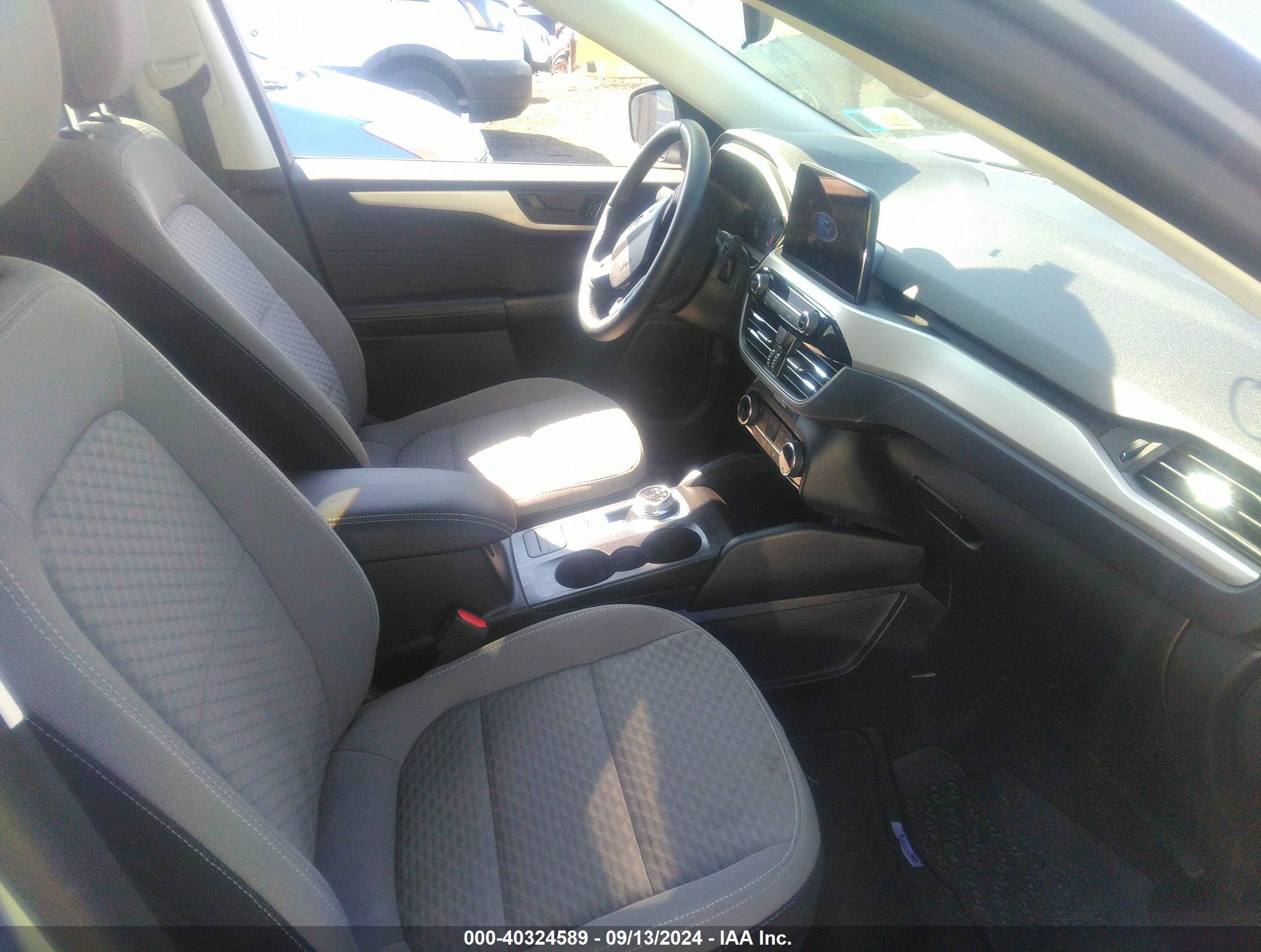 2022 Ford Escape Se Blue vin: 1FMCU9G62NUB93568
