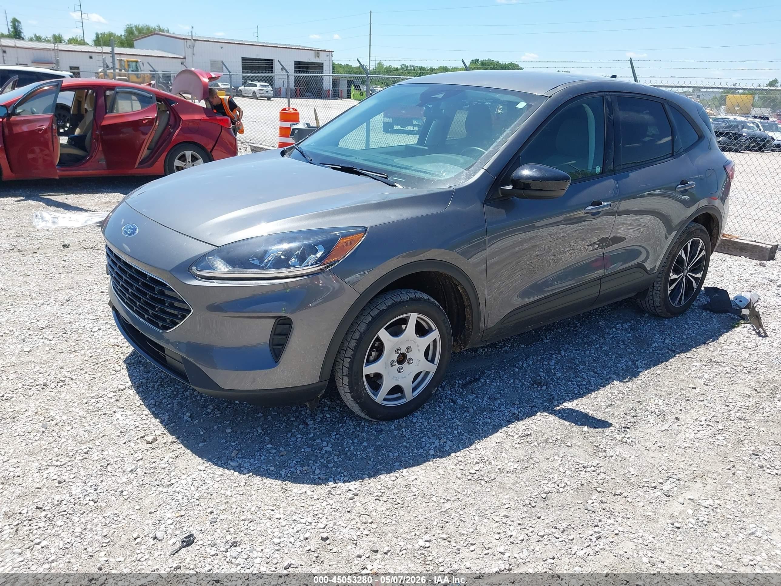 2022 Ford Escape Se Серый vin: 1FMCU9G66NUC00604