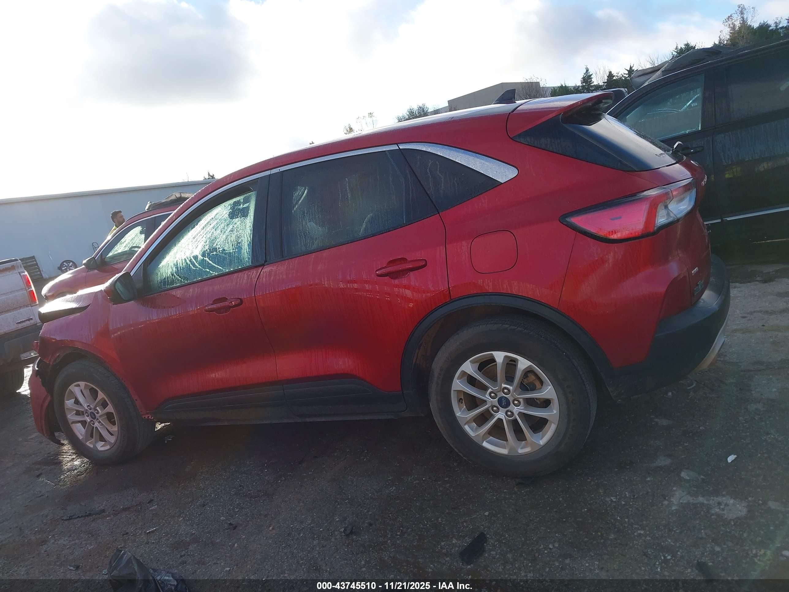 2020 Ford Escape Se Красный vin: 1FMCU9G68LUB02929