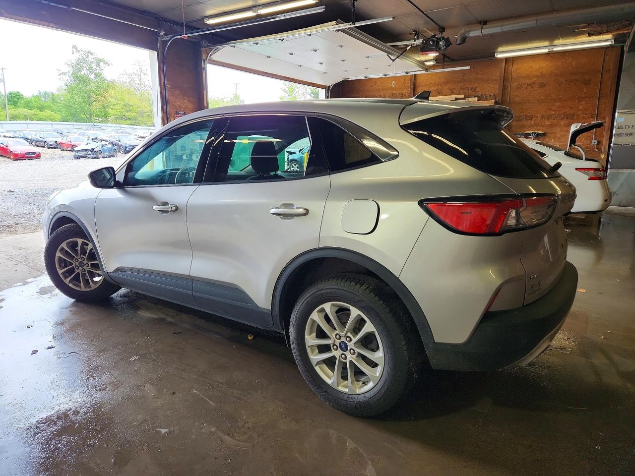 2020 Ford Escape Se Silver vin: 1FMCU9G68LUB25188