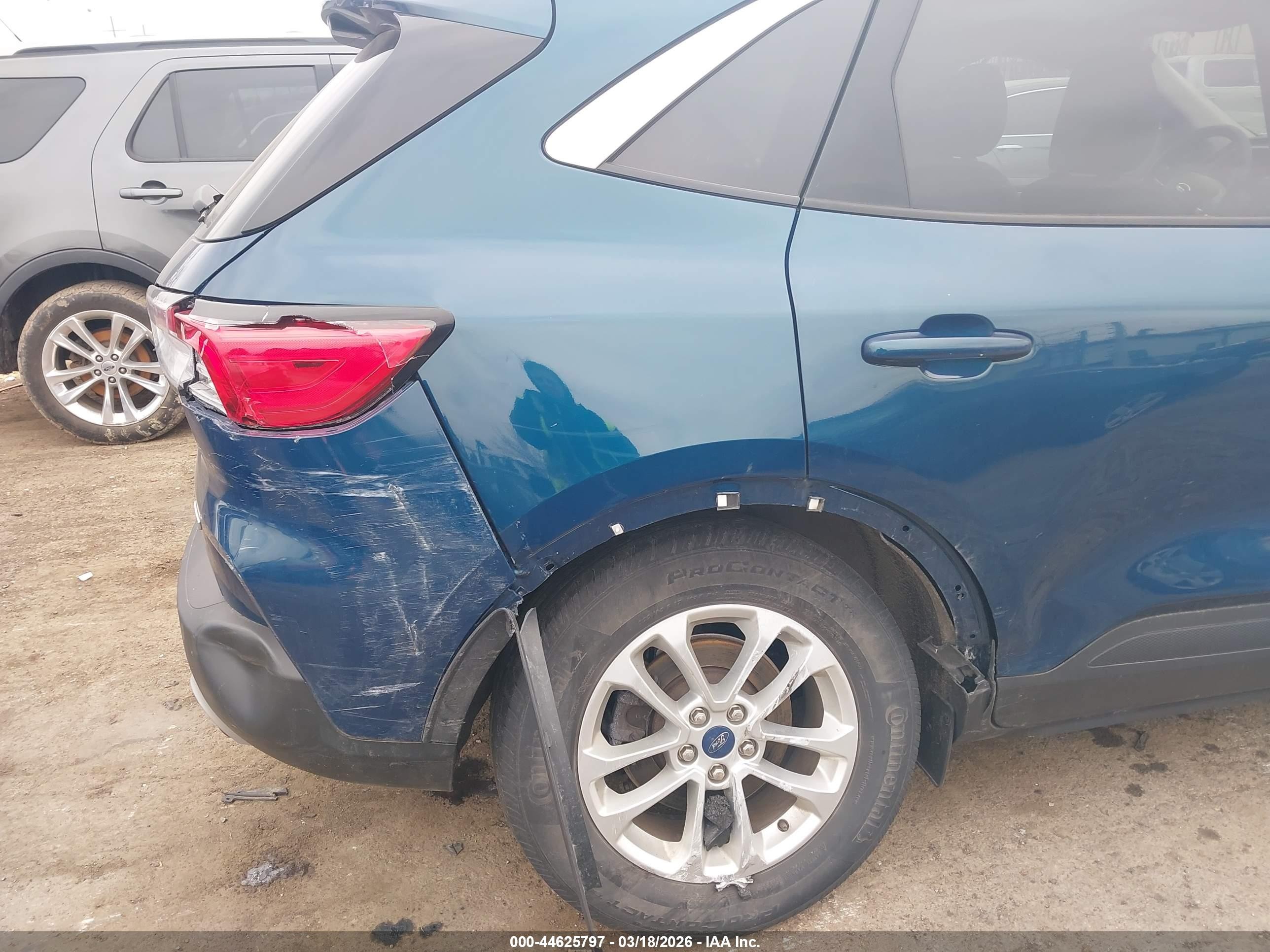 2020 Ford Escape Se Blue vin: 1FMCU9G68LUC17871