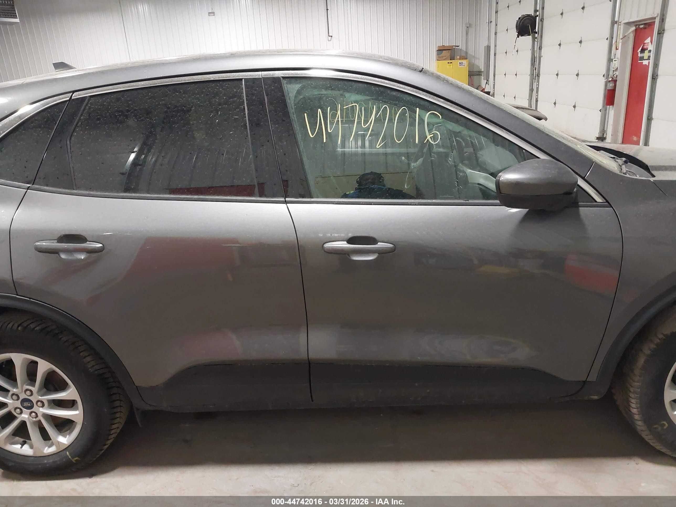 2021 Ford Escape Se Gray vin: 1FMCU9G68MUA07742