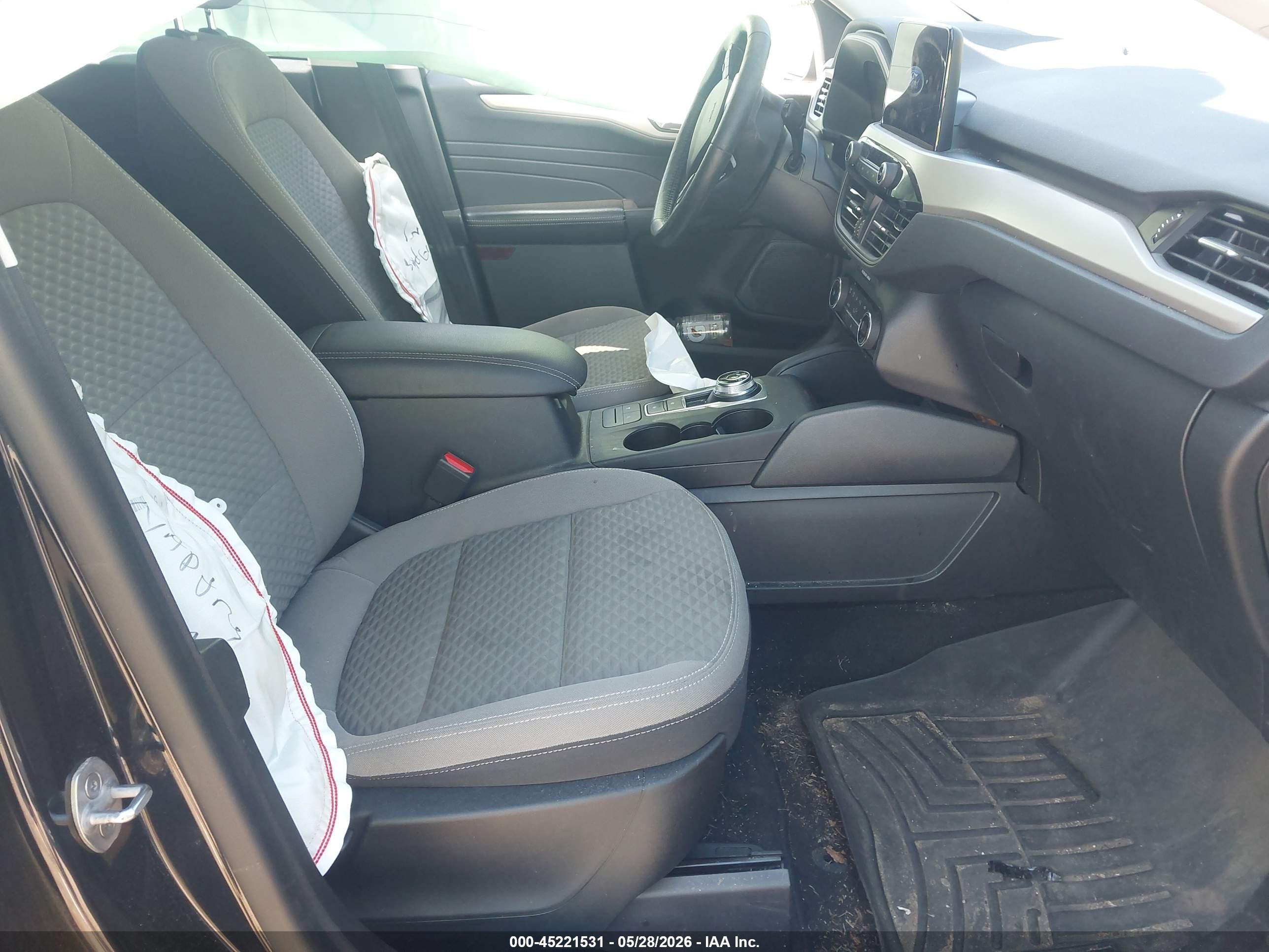 2021 Ford Escape Se Черный vin: 1FMCU9G69MUA15770